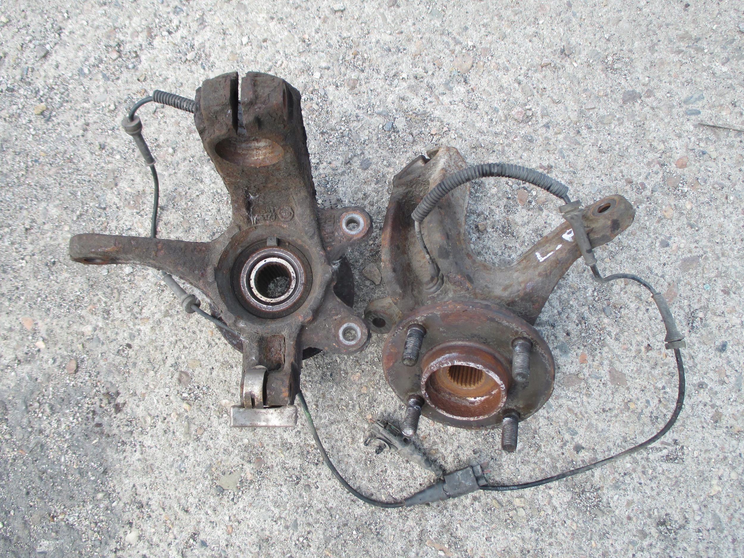 MAZDA 2 II DY 02-07 ZWROTNICA LEWA PRZEDNIA - WERSJA BEZ ABS !!!