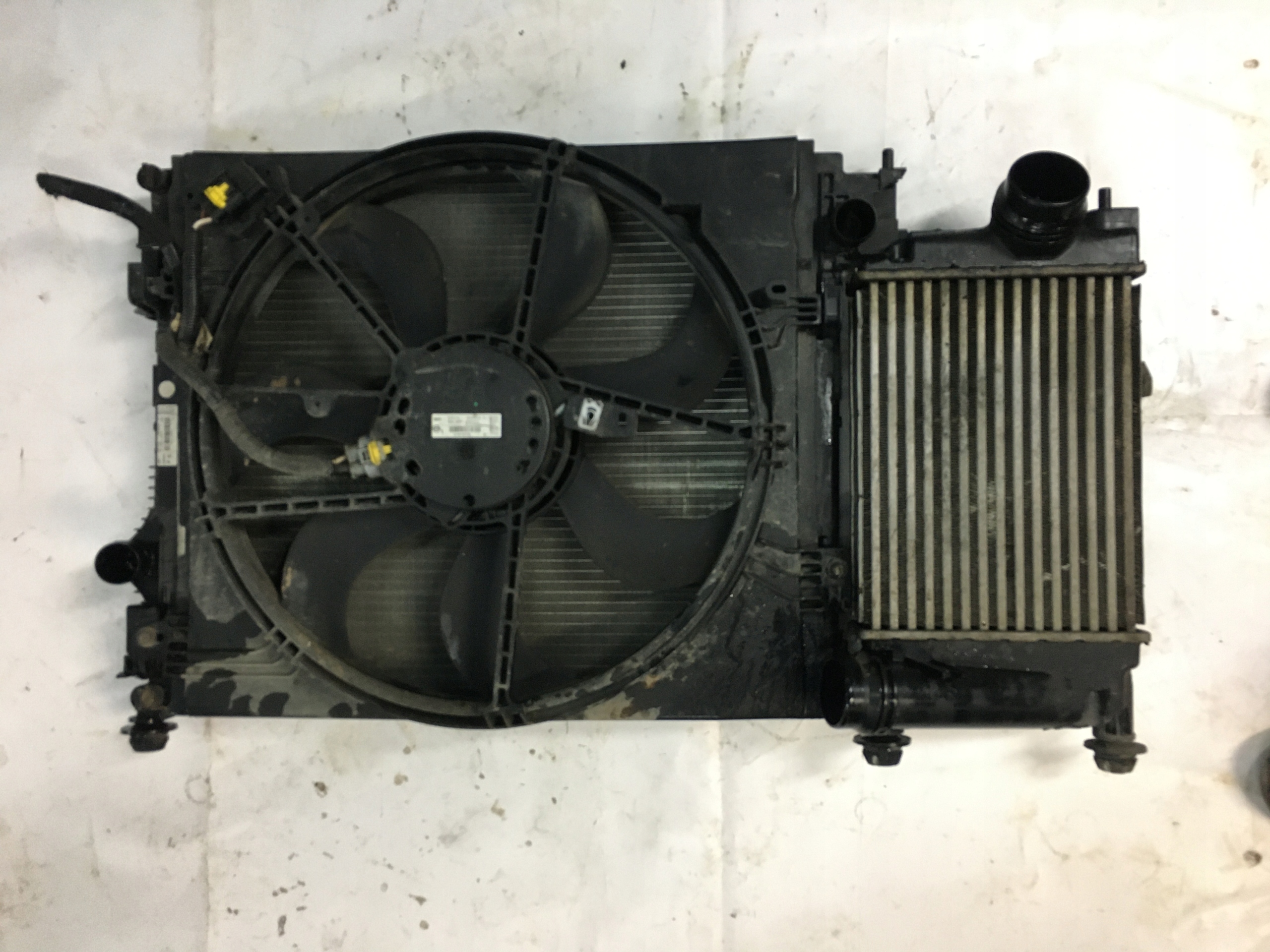 PAS PRZEDNI Z CHŁODNICAMI RENAULT KADJAR 1.2 TCE Producent części Renault OE