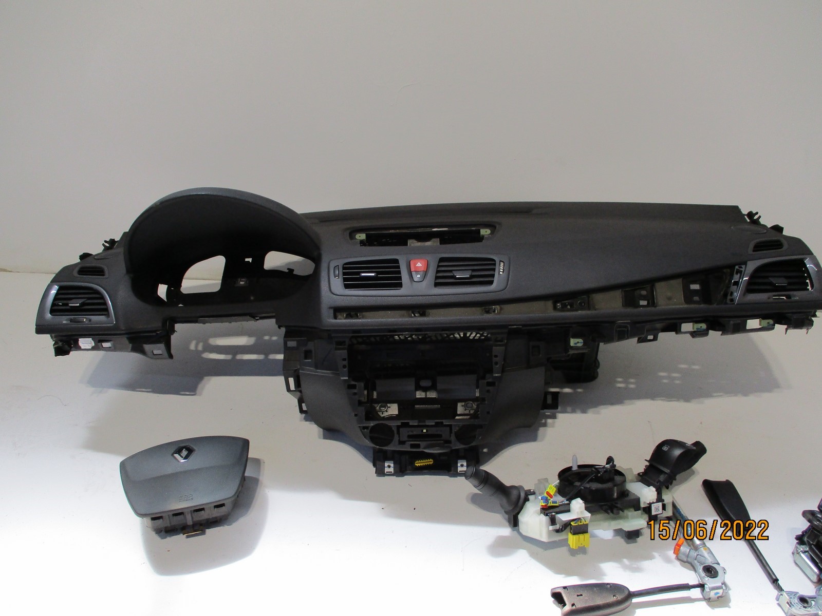 Attelage Rigide Pour Renault Megane 3 III 5P (2008-2015) – Avec Kit électrique Universel 7 Broches – Homologué UE