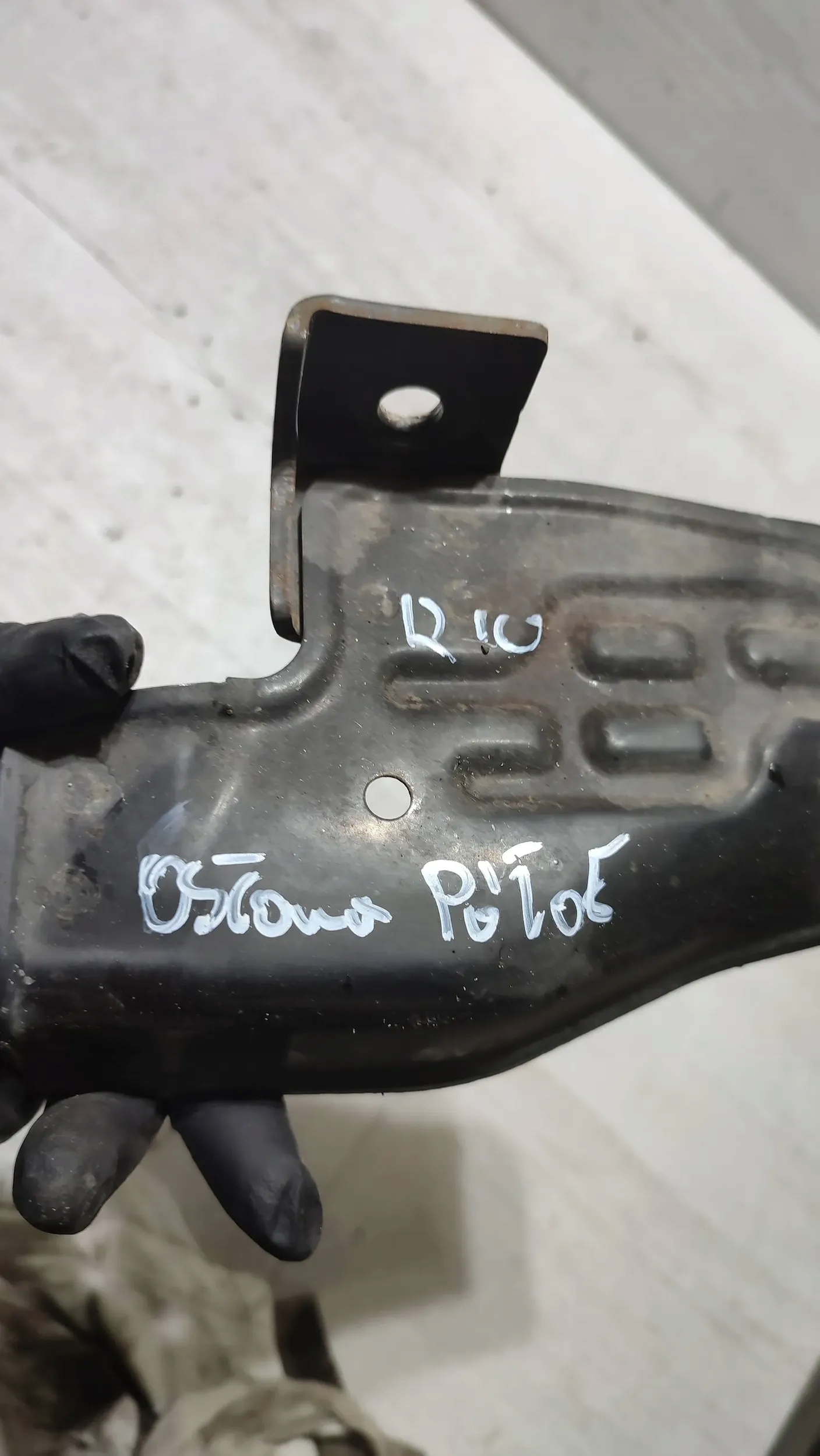 KIA Rio IV 18r cover semi-axes