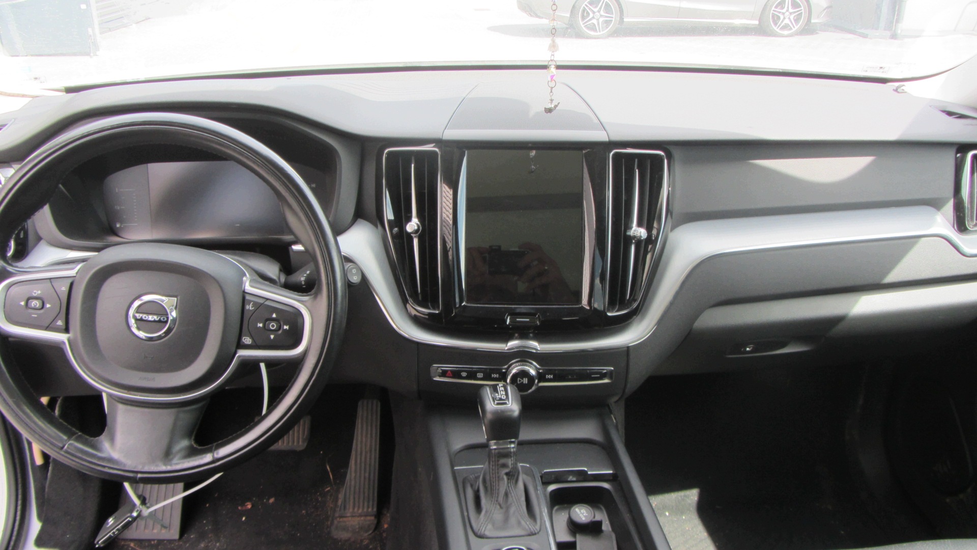 VOLVO XC60 II dashboard instrument panel console black without HEAD UP original airbag