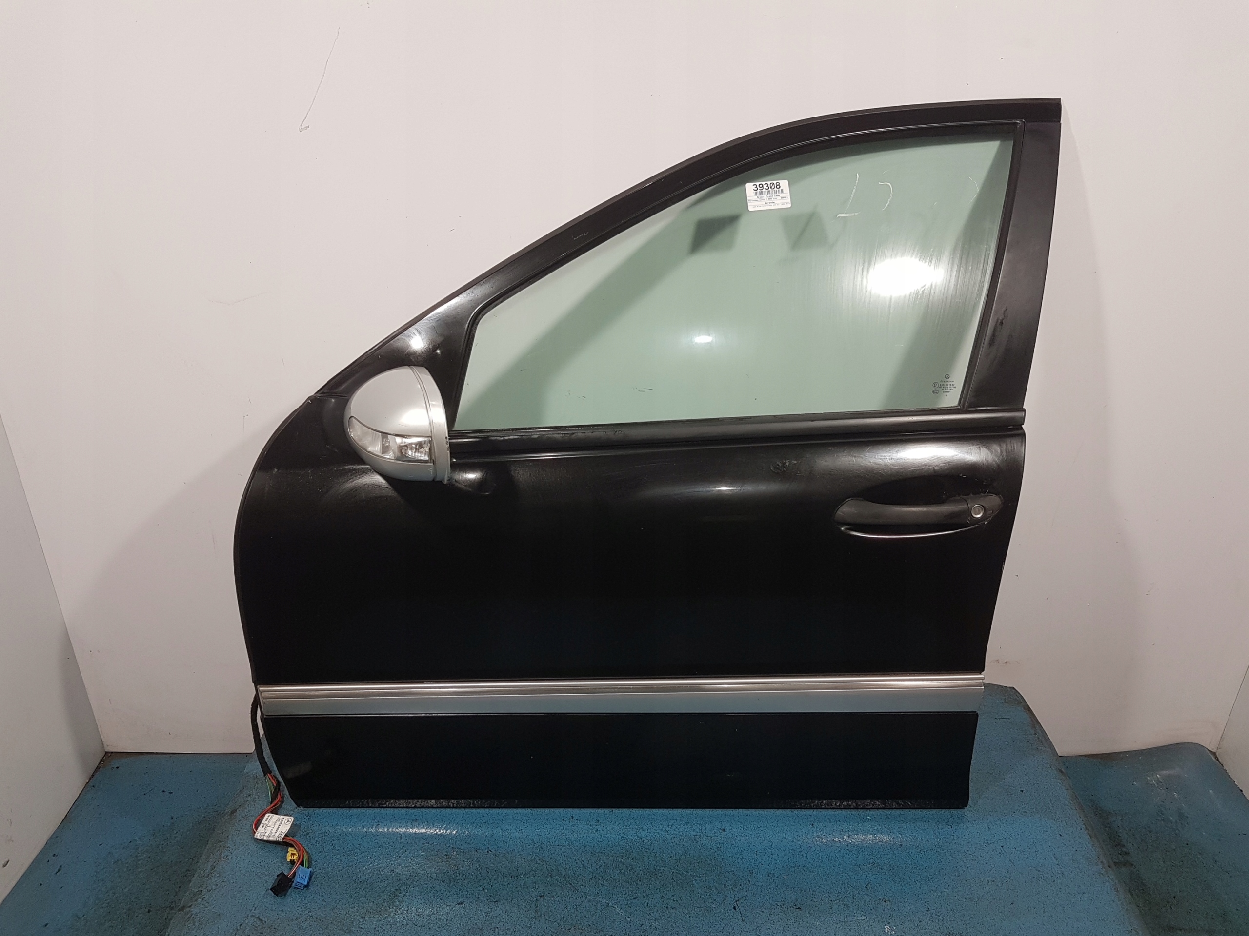 MERCEDES-BENZ C 200 CDI W203 DRZWI PRZÓD LEWE