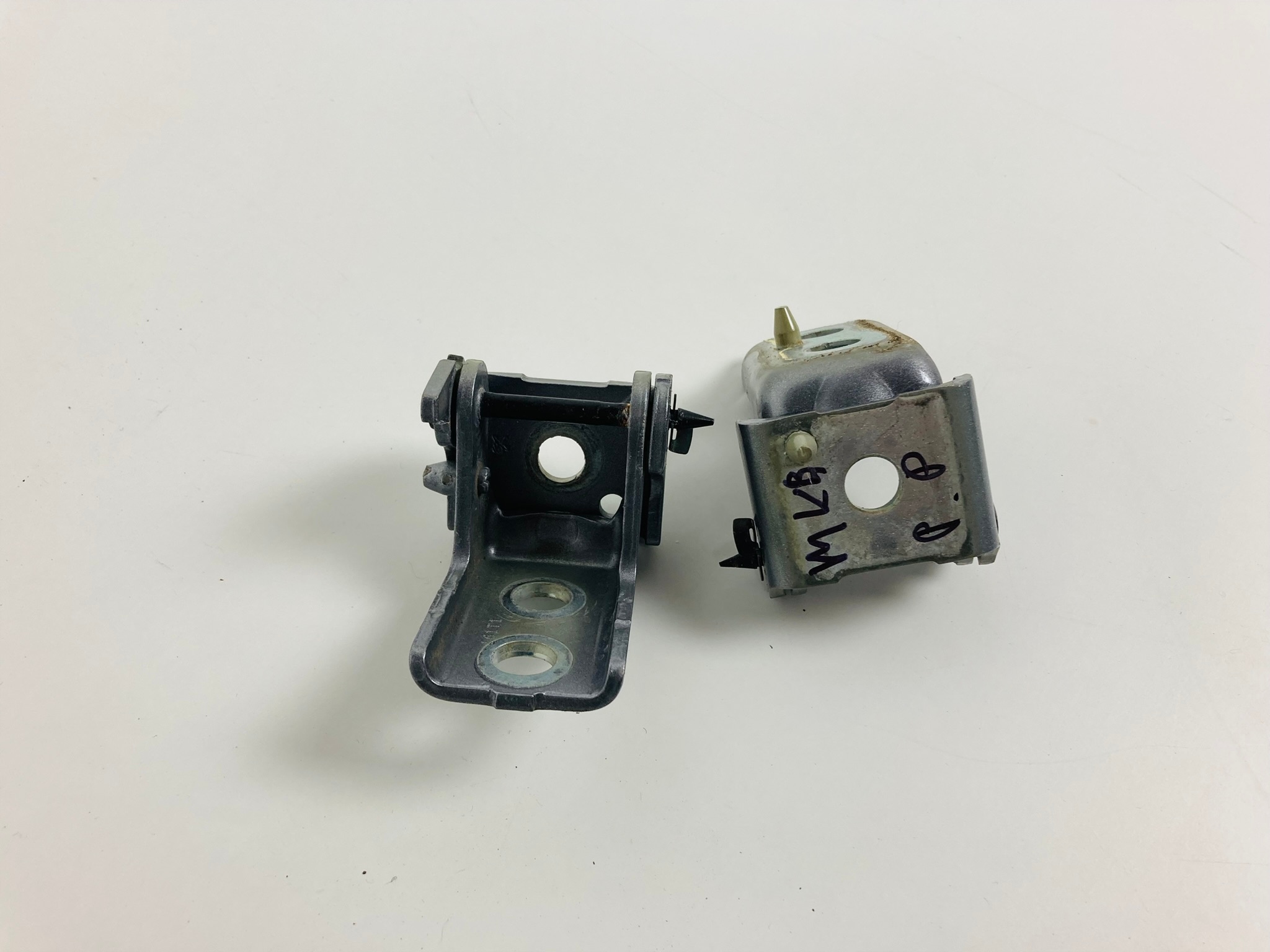 OPEL MOKKA II B hinges door right front front KOMPLET