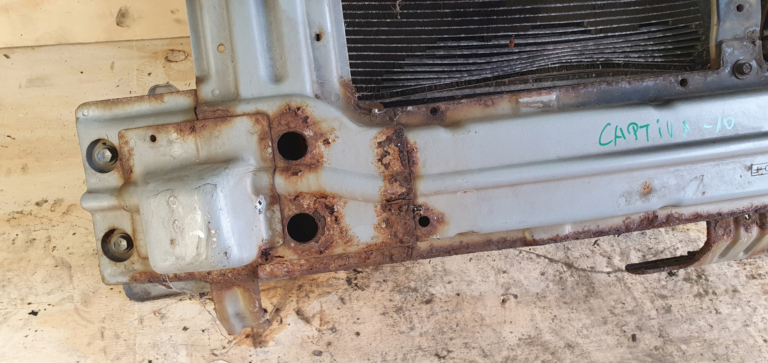 Chevrolet Captiva -10 2.4B support panel for radiators pillar radiator fan