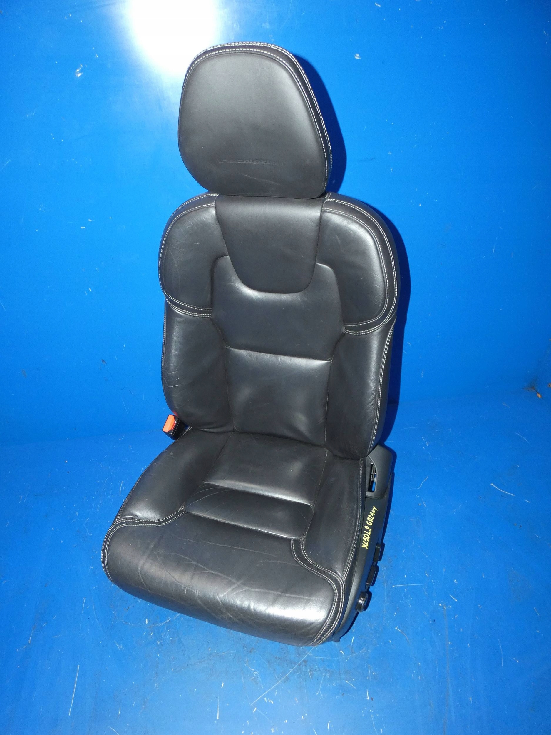 VOLVO XC90 II seat driver´s left front front PODGRZEWANY