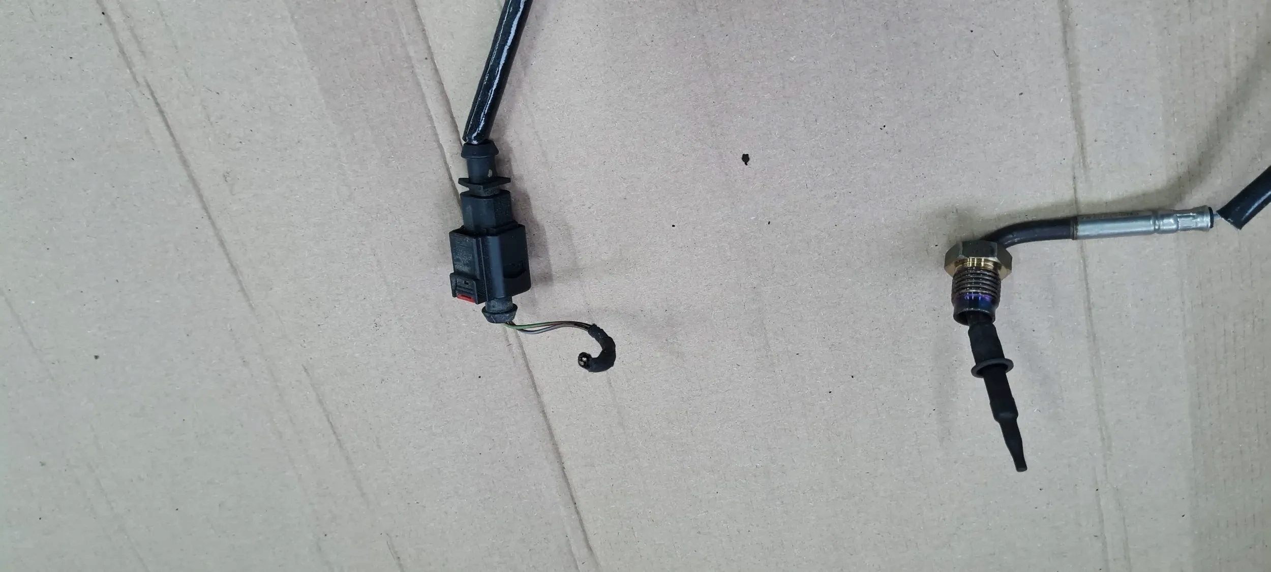 Q5 80A SENSOR TEMPERATURY GASE 2.0 TDI 8W0906088Q A4 B9 8W A5