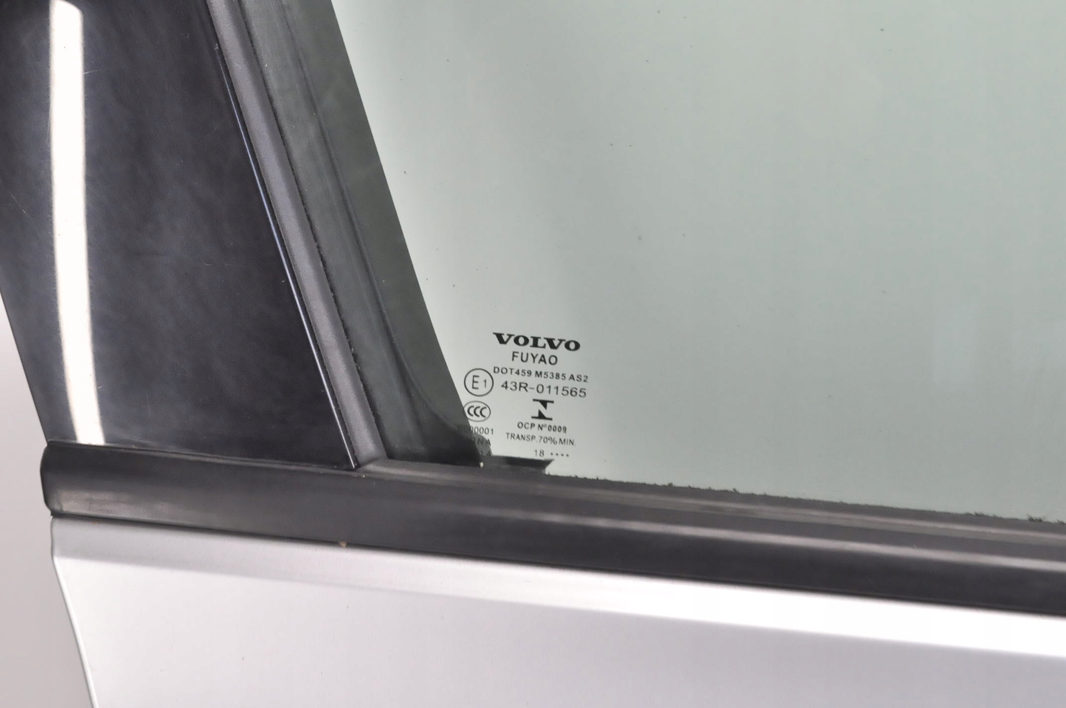 VOLVO S60 III V60 II DRZWI PRAWY PRZÓD PRAWE PRZEDNIE 711-16 Jakość części (zgodnie z GVO) O - oryginał z logo producenta pojazdu (OE)