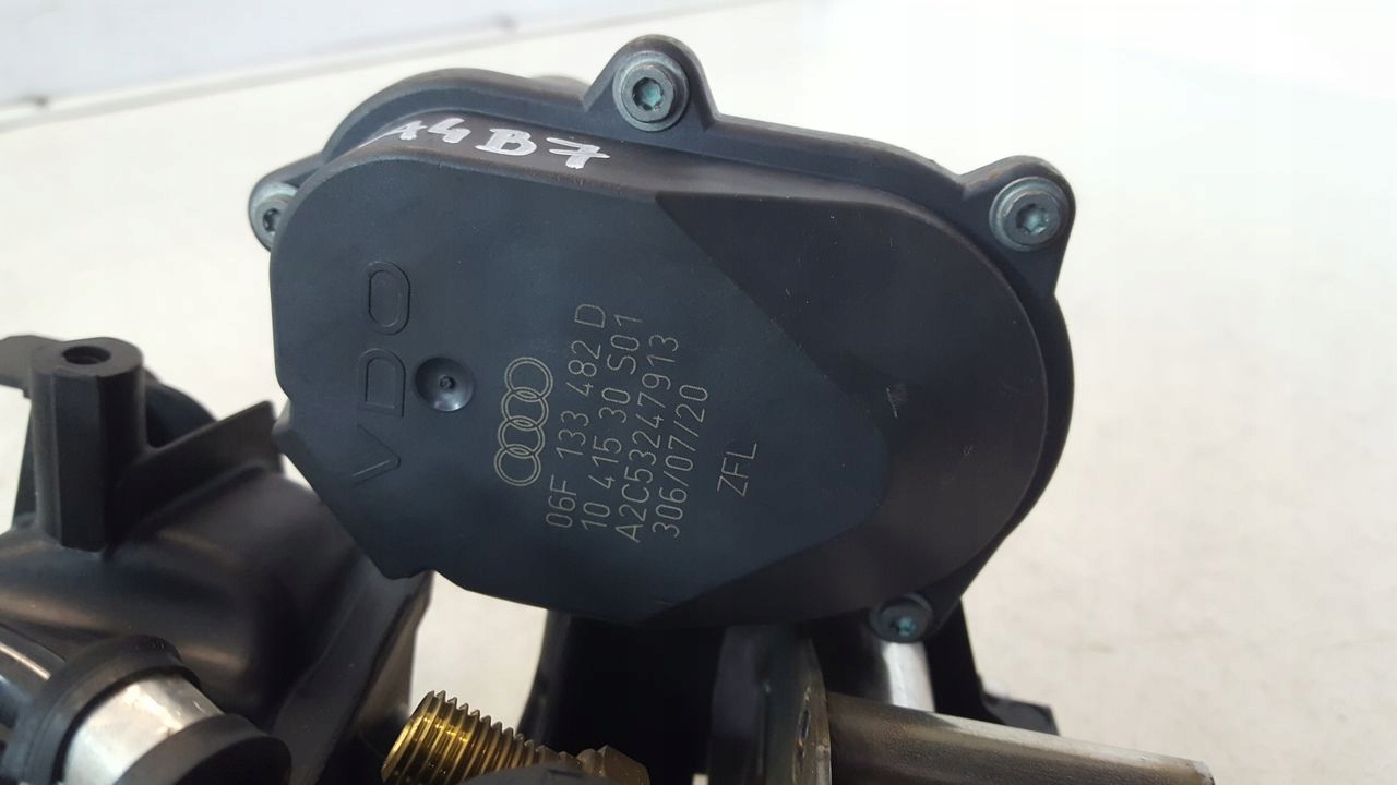 intake manifold Audi A4 B7