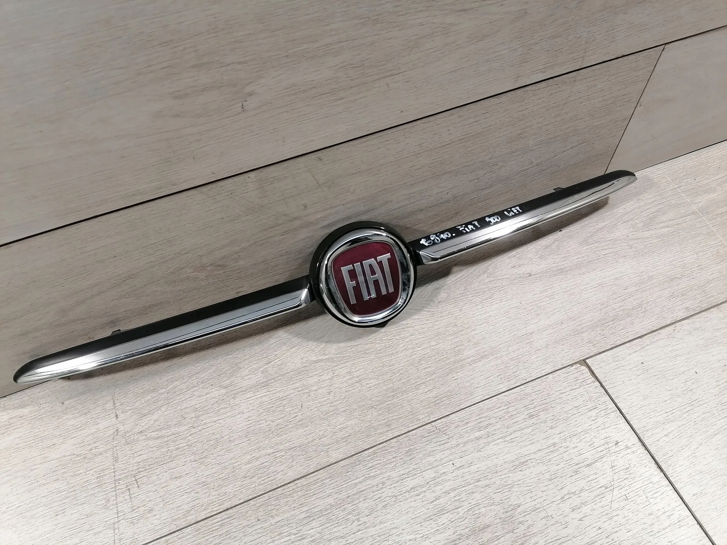 FIAT 500 рестайлинг решетка радиатора 735637413