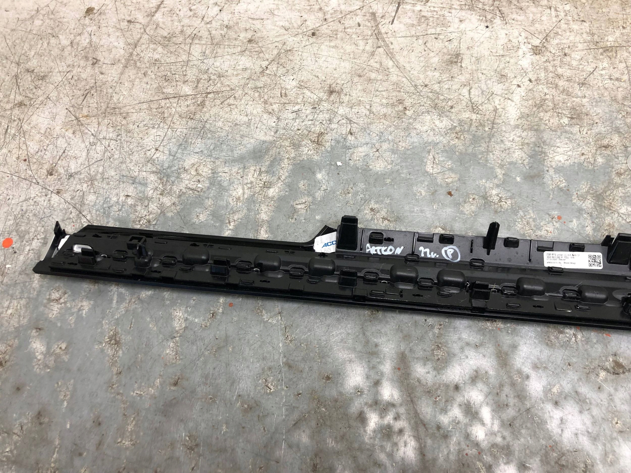 Moulage DEKOR Console VW ARTEON 3G8853262P