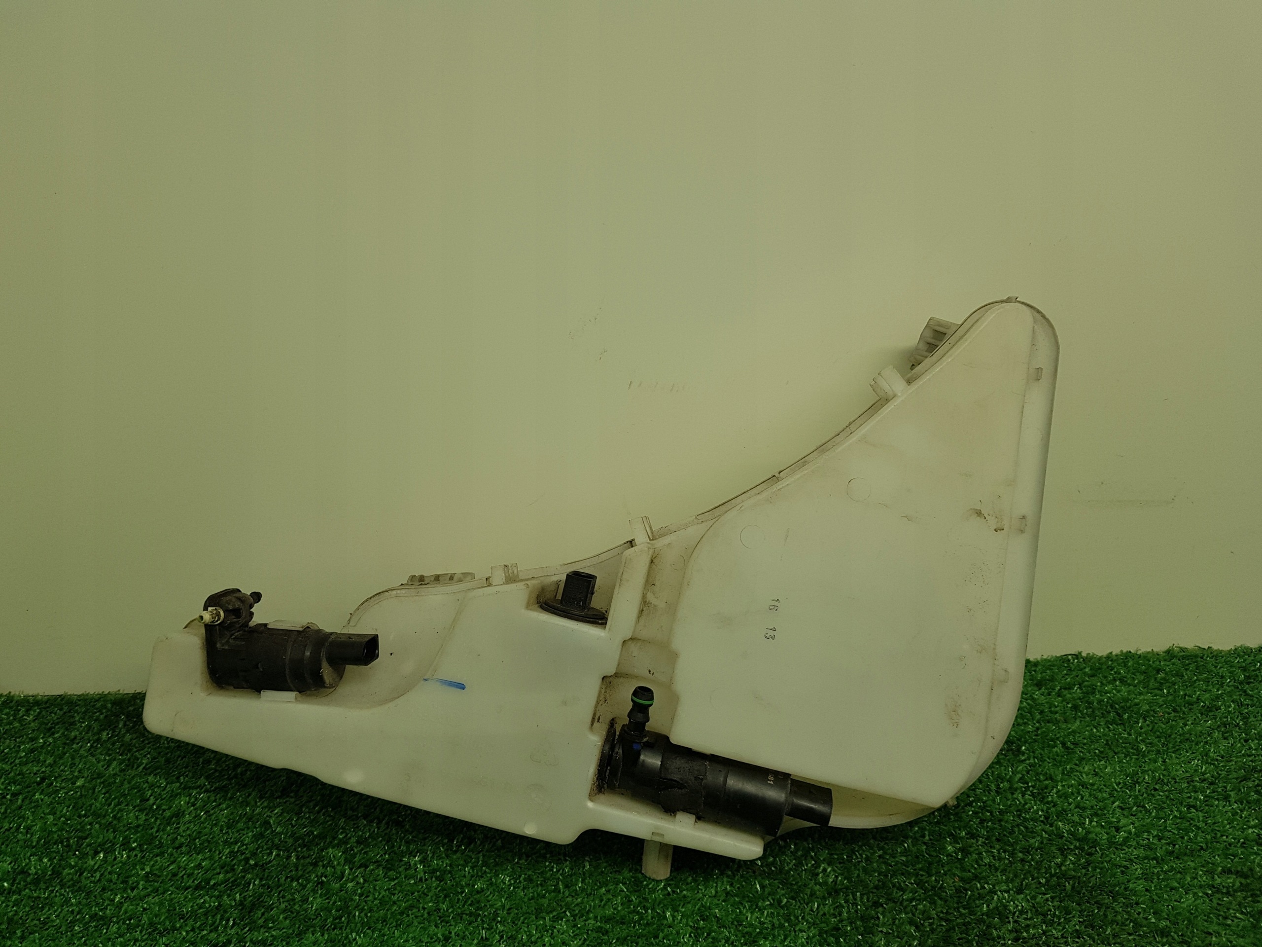 washer fluid tank AUDI A6-C7 4G8955451D