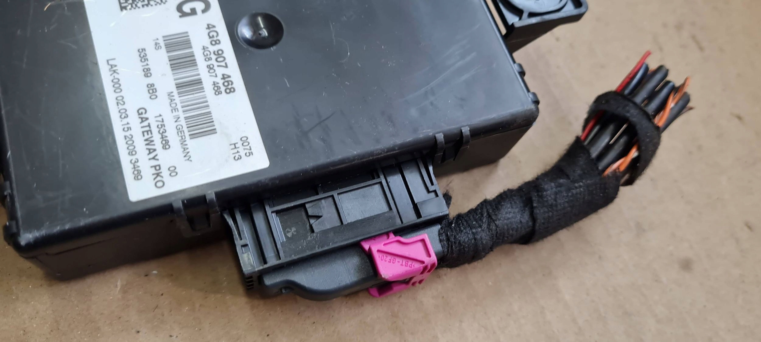 S6 C7 4G A6 LIFT module control unit GATEWAY connecting spoiler 4G8907468 A7 4G S7