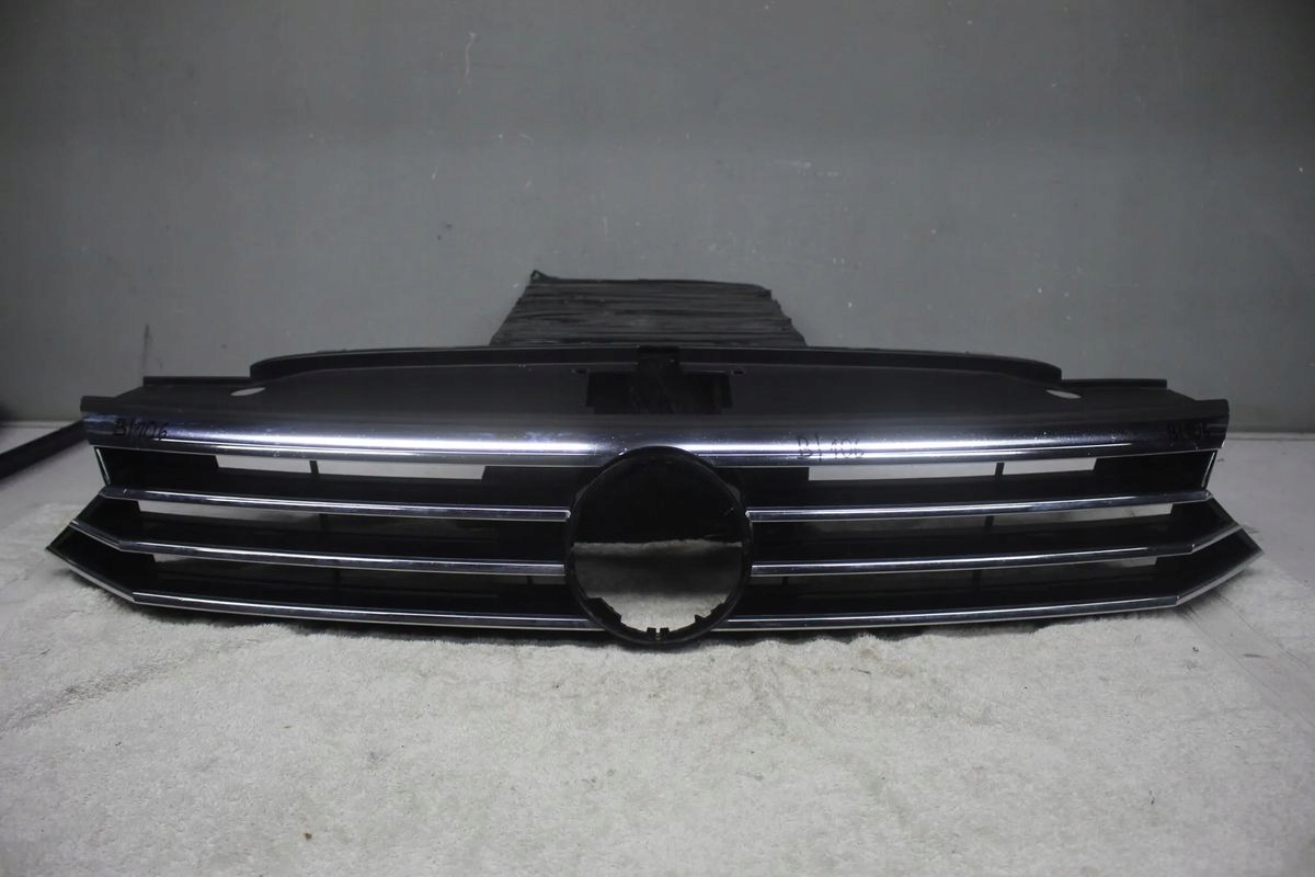 VW Passat B8 Kühlergrill FRONTGRILL Kühlergitter 3G0853653 - Thumbnail 1