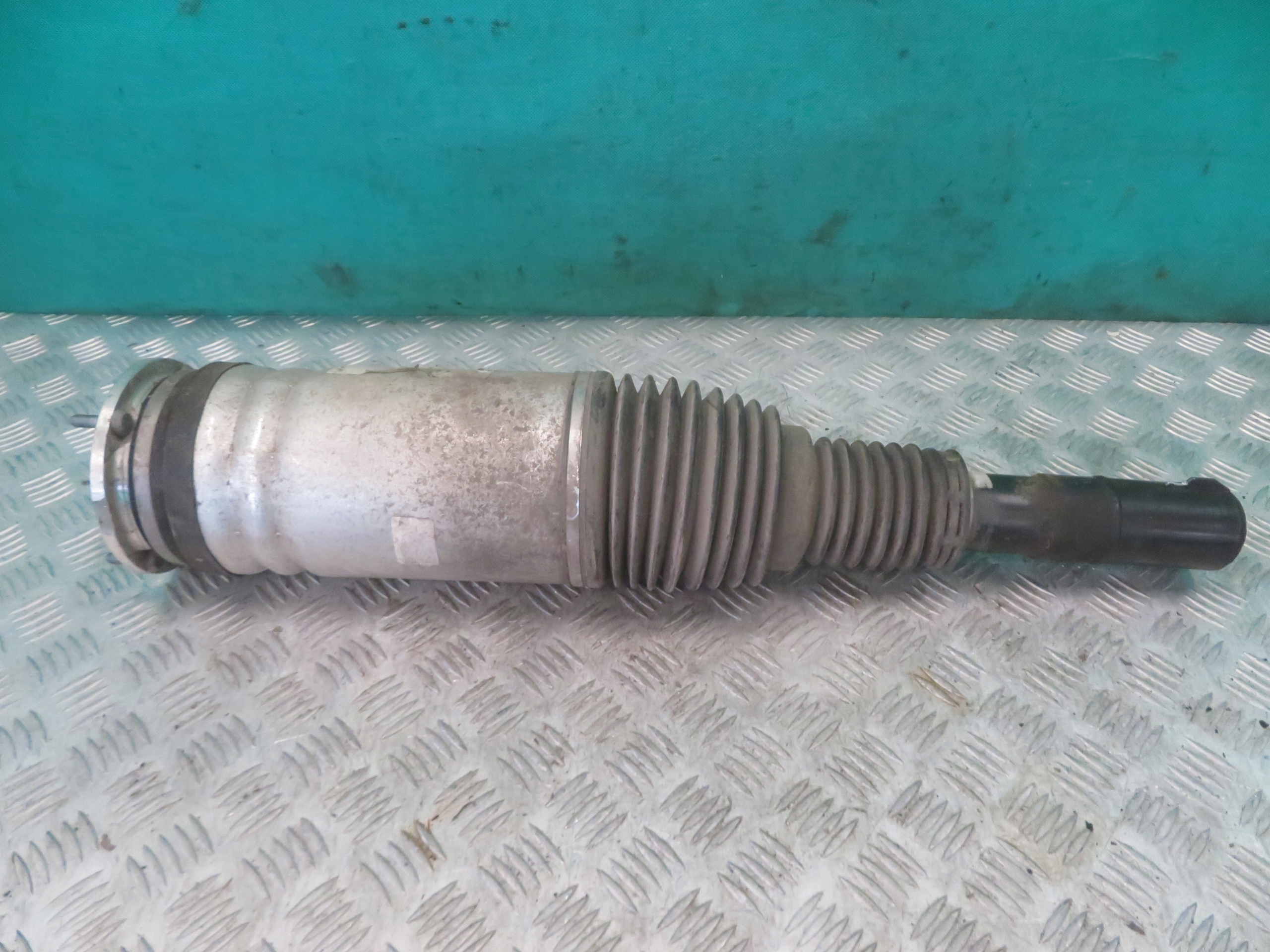 shock absorber left front RANGE ROVER VOGUE L405 3.0D 17R CPLA-3C286-AF
