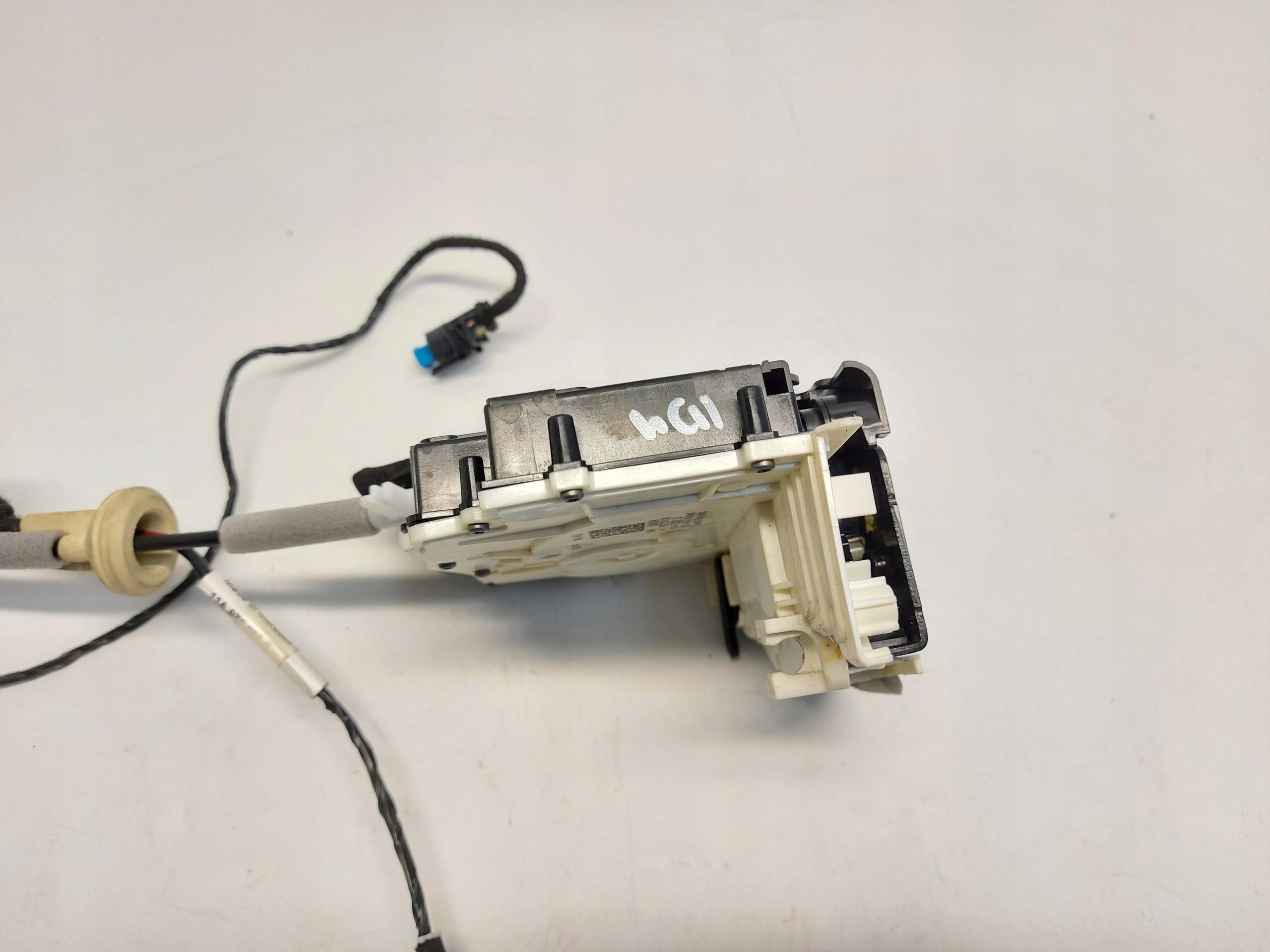 VW ID4 11A , 2024r SUV 5D lock door front right 4K1837016M