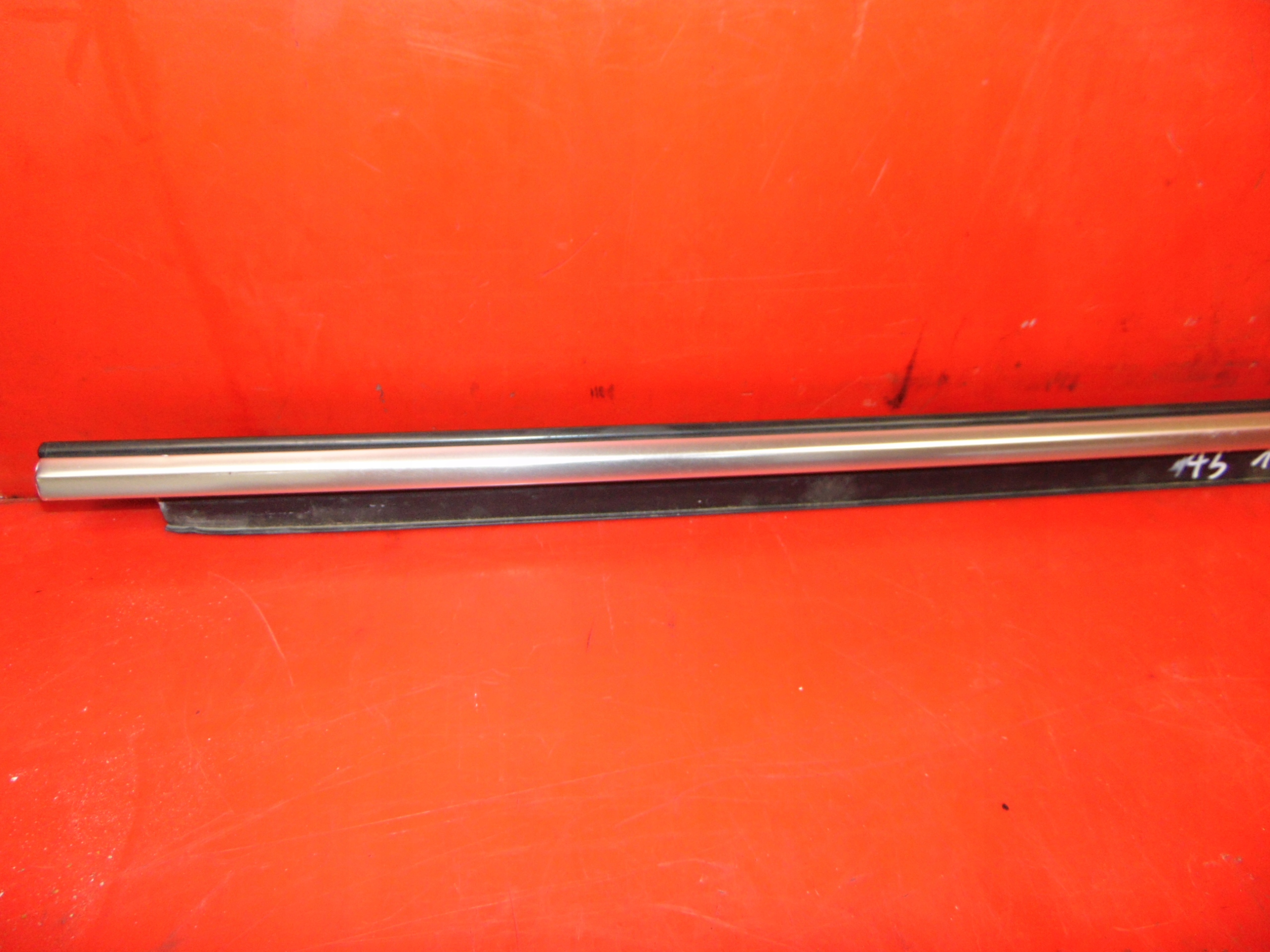 AUDI A5 8F CABRIO moulding dust door right