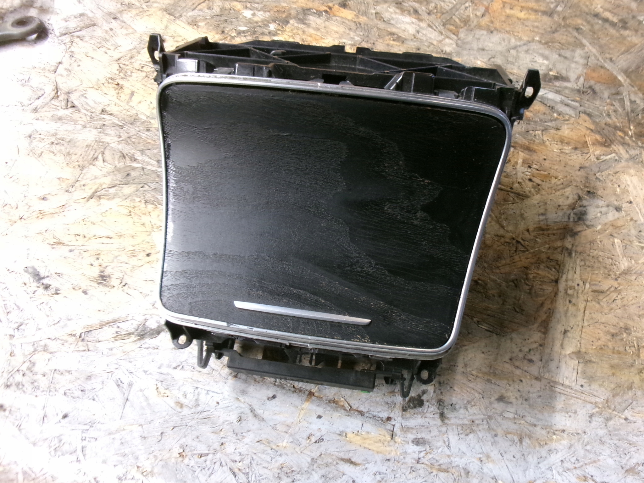 MERCEDES W205 POPIELNICZKA