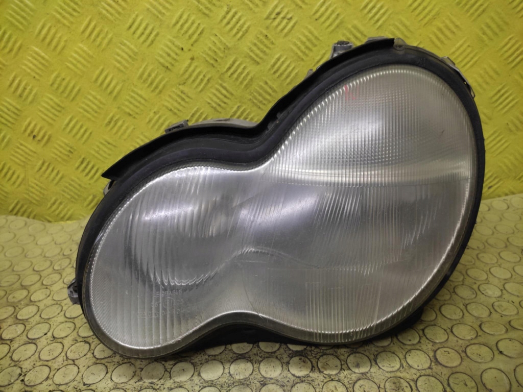 MERCEDES W203 REFLEKTOR light left front 0301166201