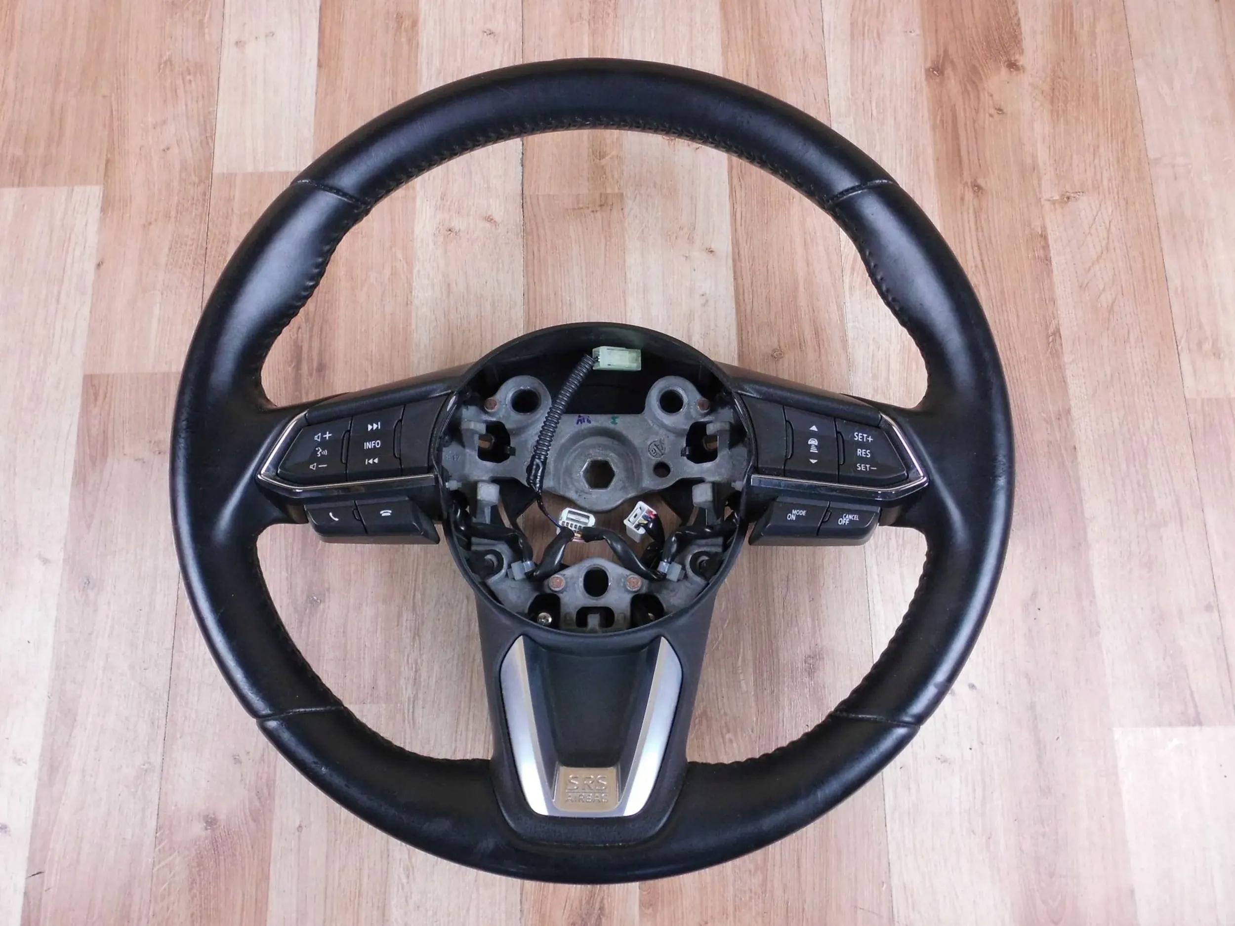 Mazda CX5 II KF 2017+ Volant B63M