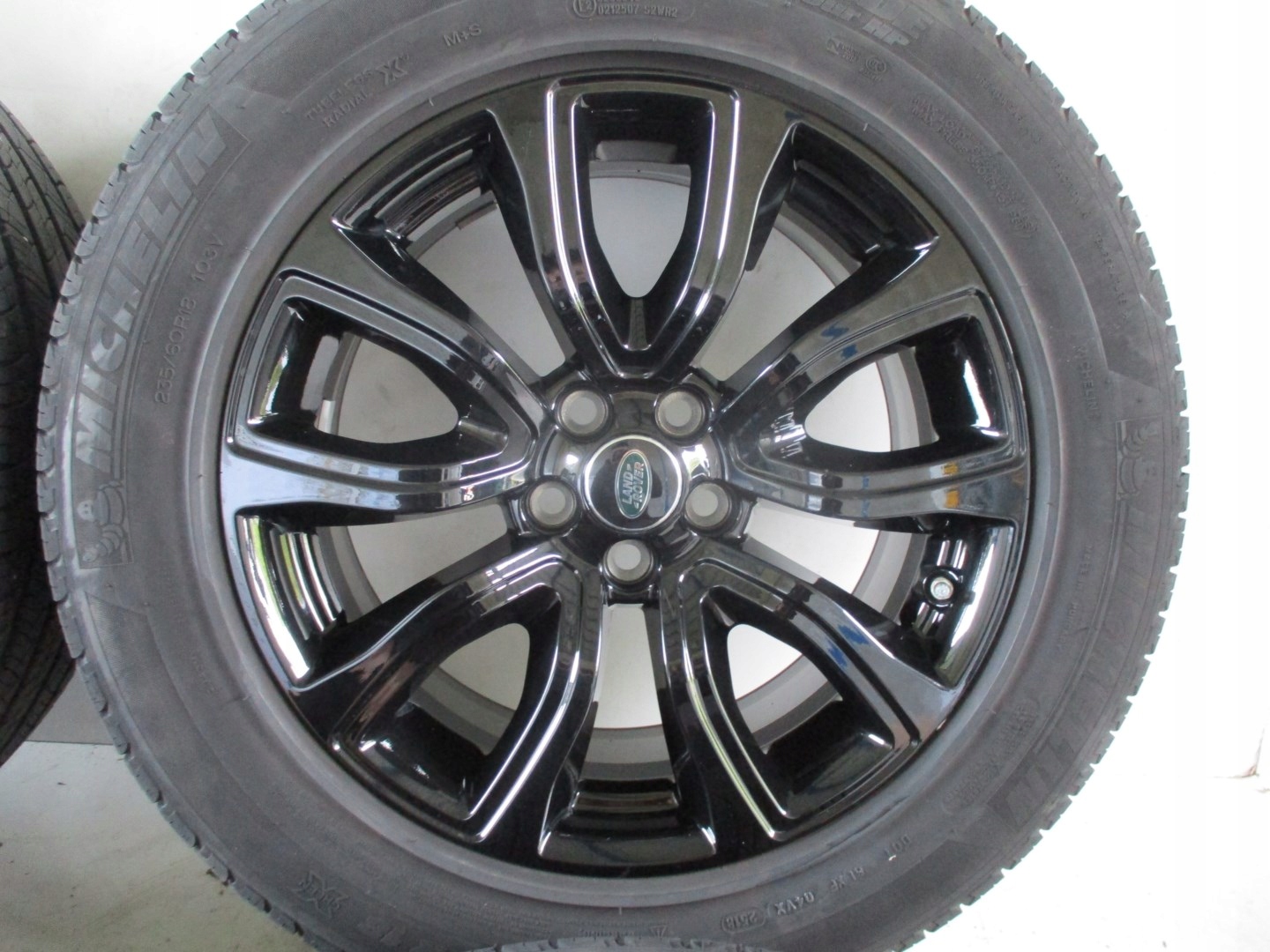 wheels discs tyres Range Rover Evoque R18 M+S 18r