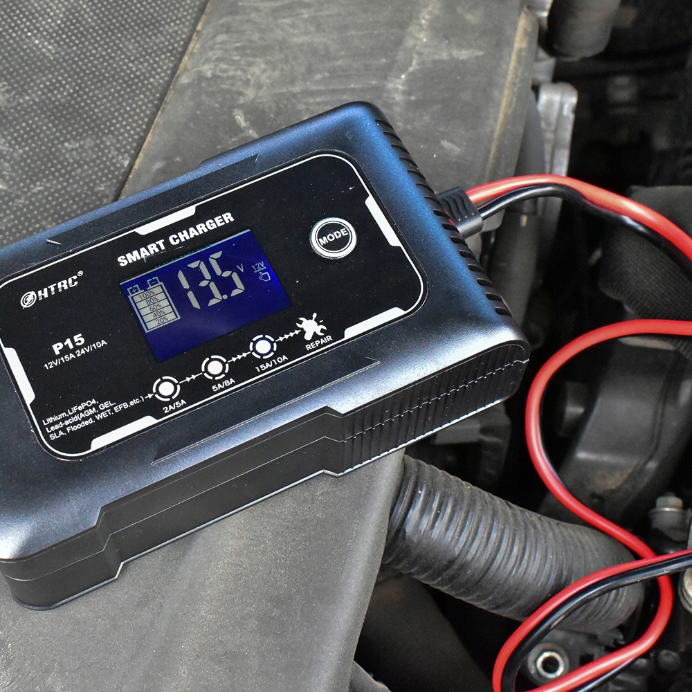Prostownik Ładowarka Smart HTRC P15 12V/24V 15A LCD Natężenie maksymalne 15 A