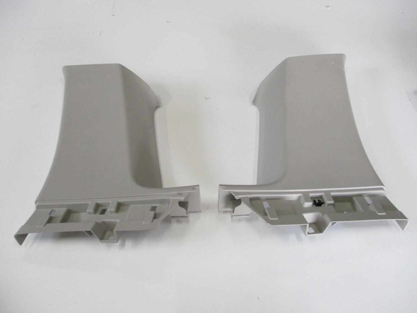 plastic cover for pillar DACIA DUSTER 769344049R