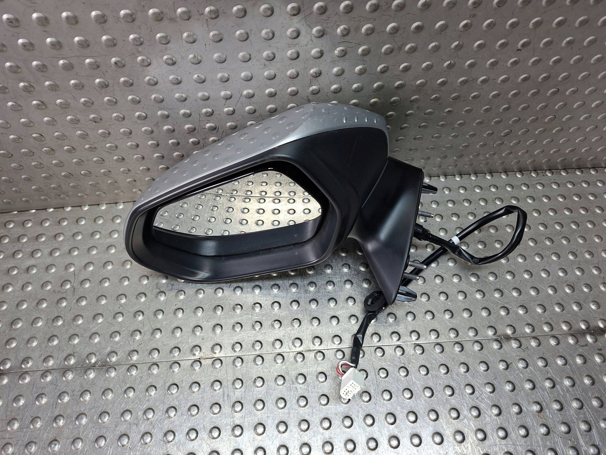 mirror left TOYOTA YARIS CROSS 20- 6 PIN EU