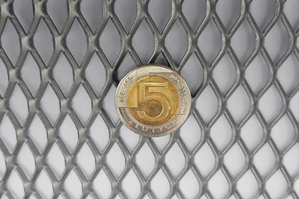 SIATKA CIĘTO CIĄGNIONA 1000 x 500 20 X 10 X 2 X1,5 Materiał stal