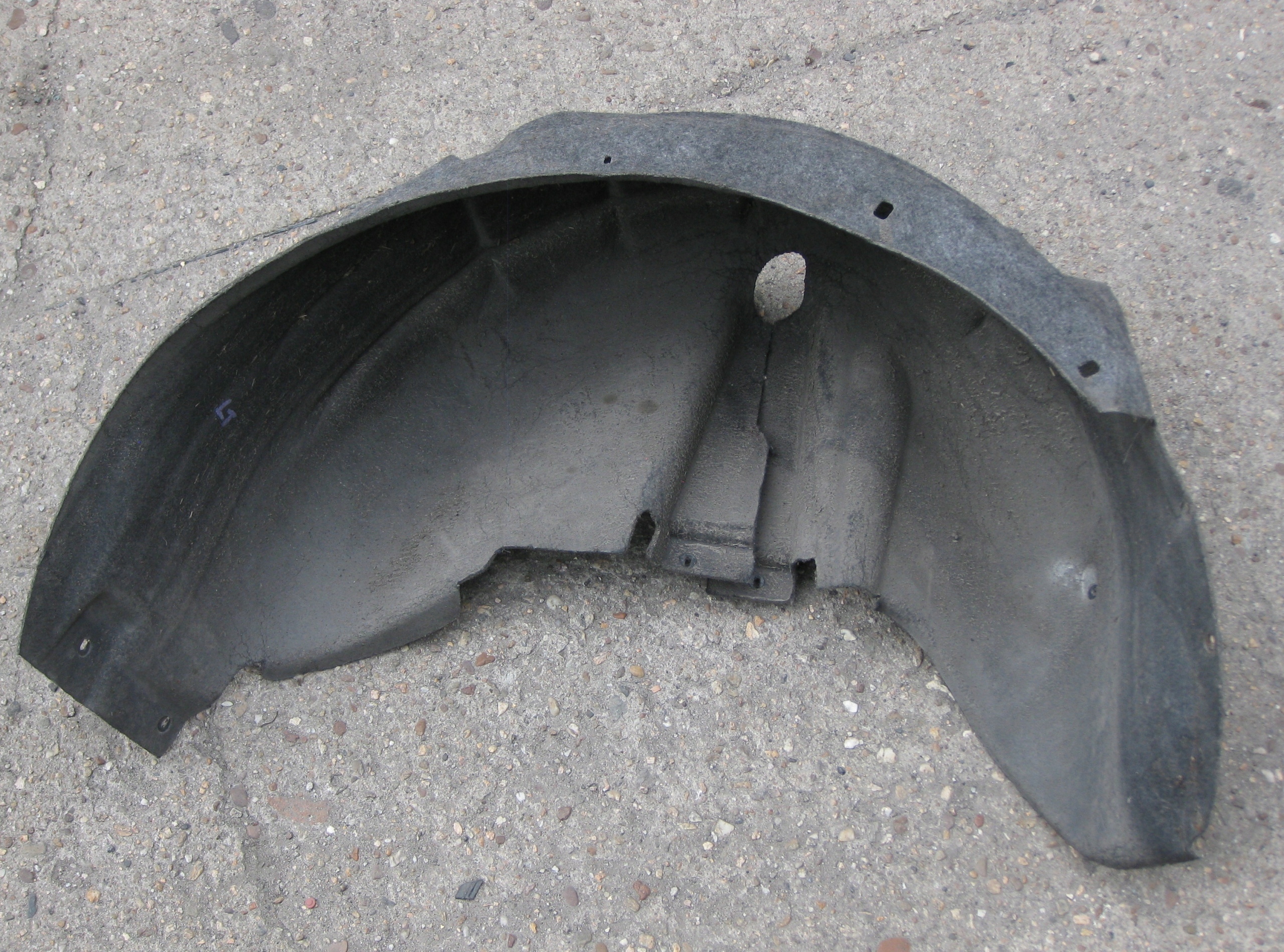 AUDI A6 C6 LIFT KOMBI mudguard left rear part MATERIALOWE 4F0810171D