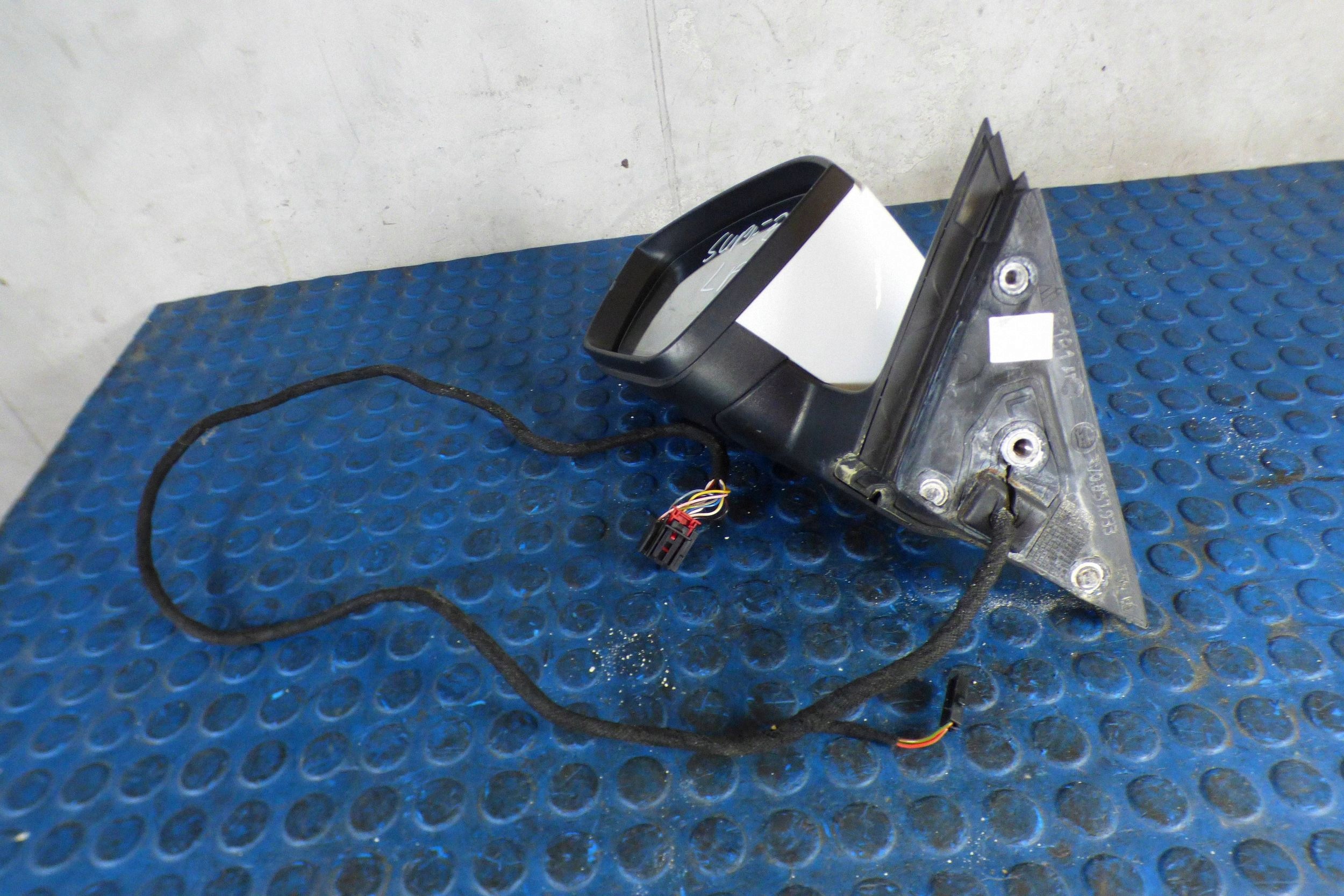 Skoda Superb III mirror left 3V0857933 17PIN st.BDB LAKIER LF9E original