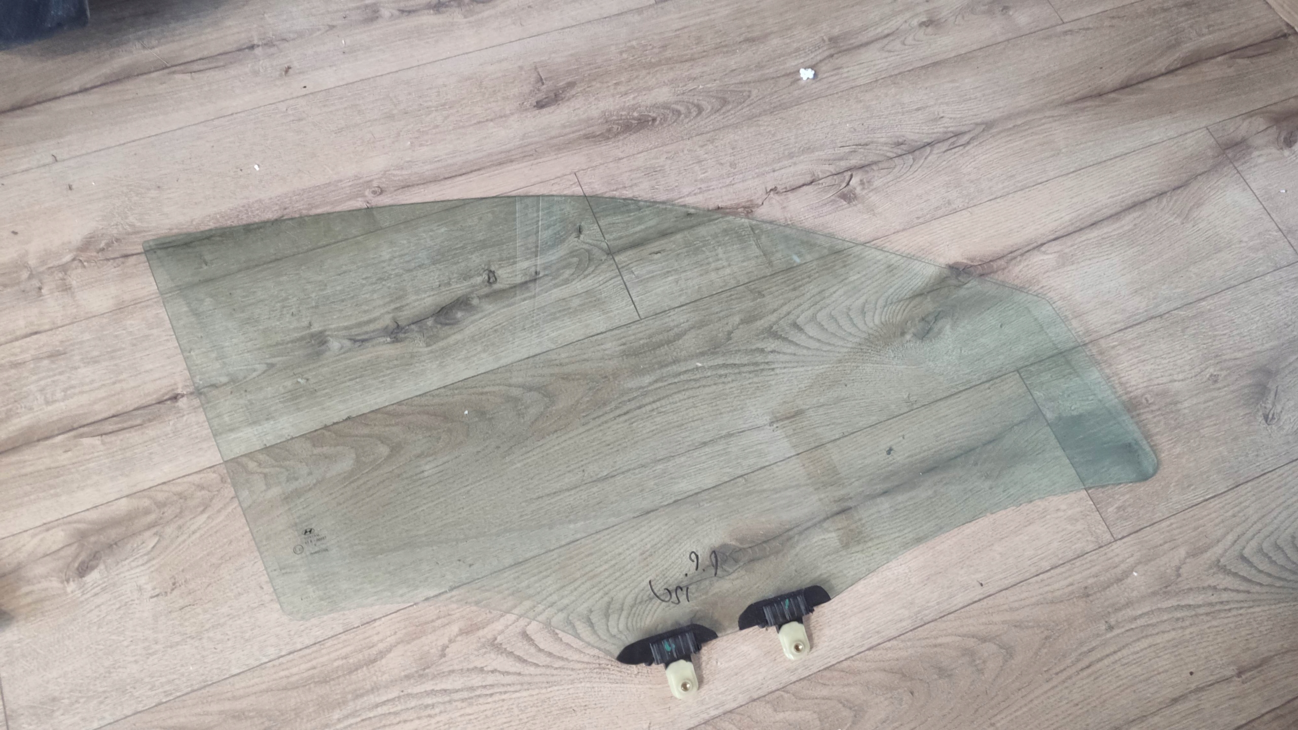 Скло передньої правої двері HYUNDAI i20 II 5D 2016