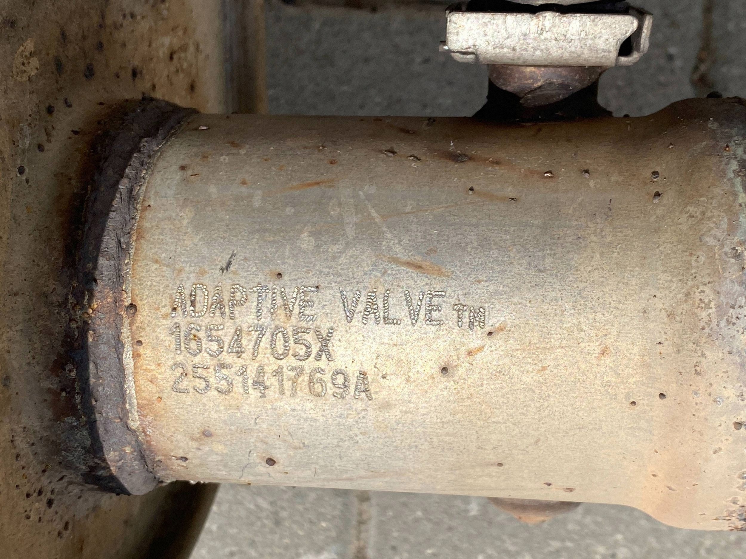 pipe exhaust Cadillac Escalade IV 2015+