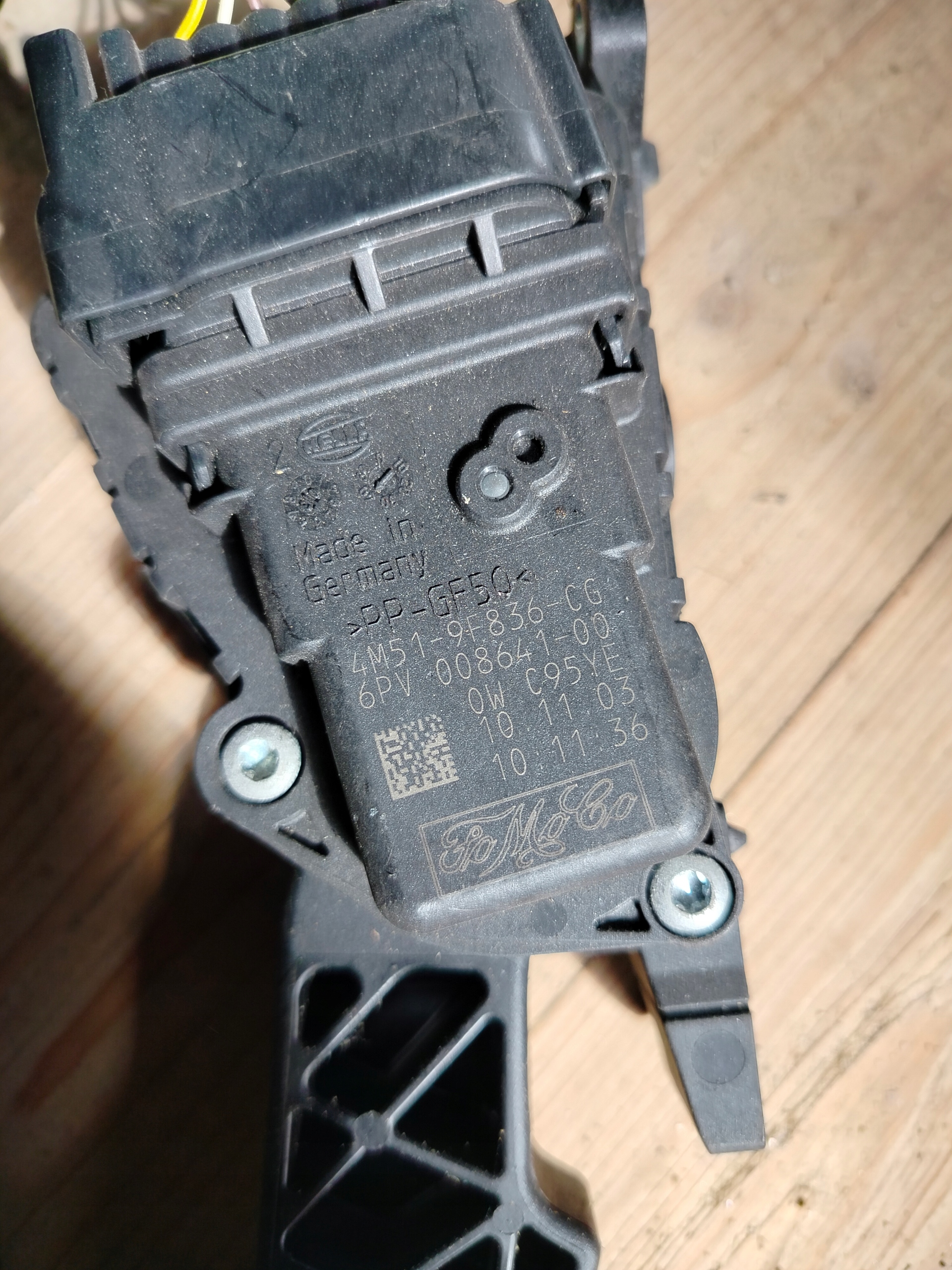 4M51-9F836-CG potentiometer accelerator pedal VOLVO V50 2,4B