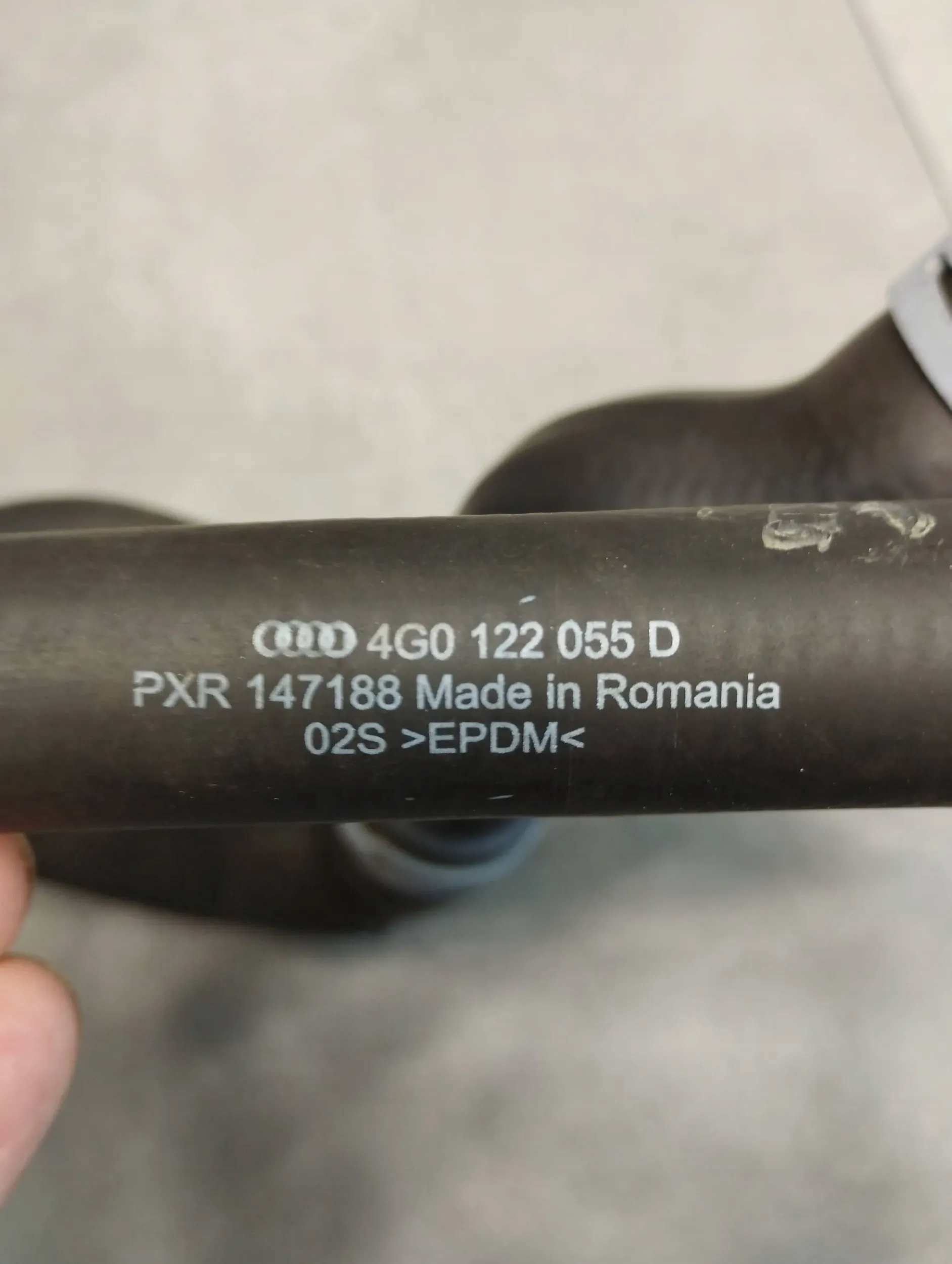 Audi A6 C7 4G Tubi d’acqua 4G0122055D