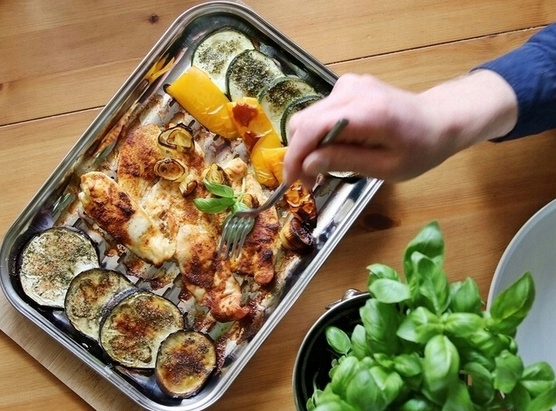 Tacka grillowa stal nierdzewna BBQ LINE prostokątny 34,5 x 24 cm Waga produktu z opakowaniem jednostkowym 0.3 kg