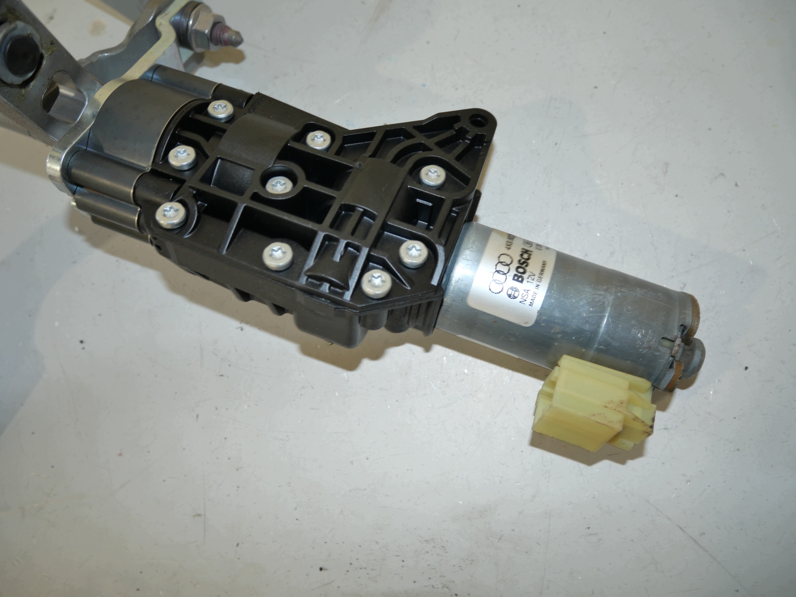 lock DOCIAG bonnet boot AUDI 4K9327300A
