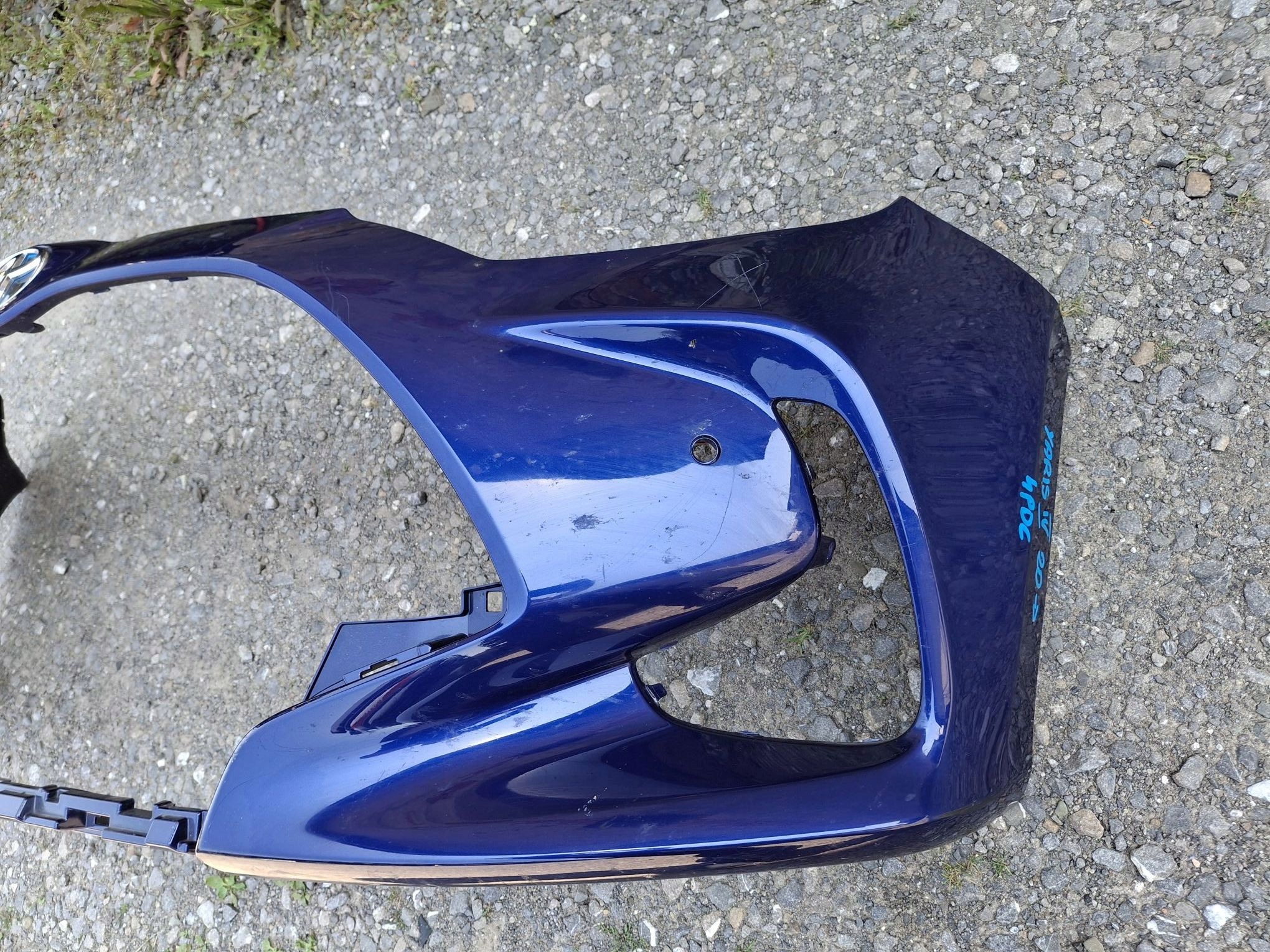 Frontstoßstange TOYOTA YARIS IV 2020R->