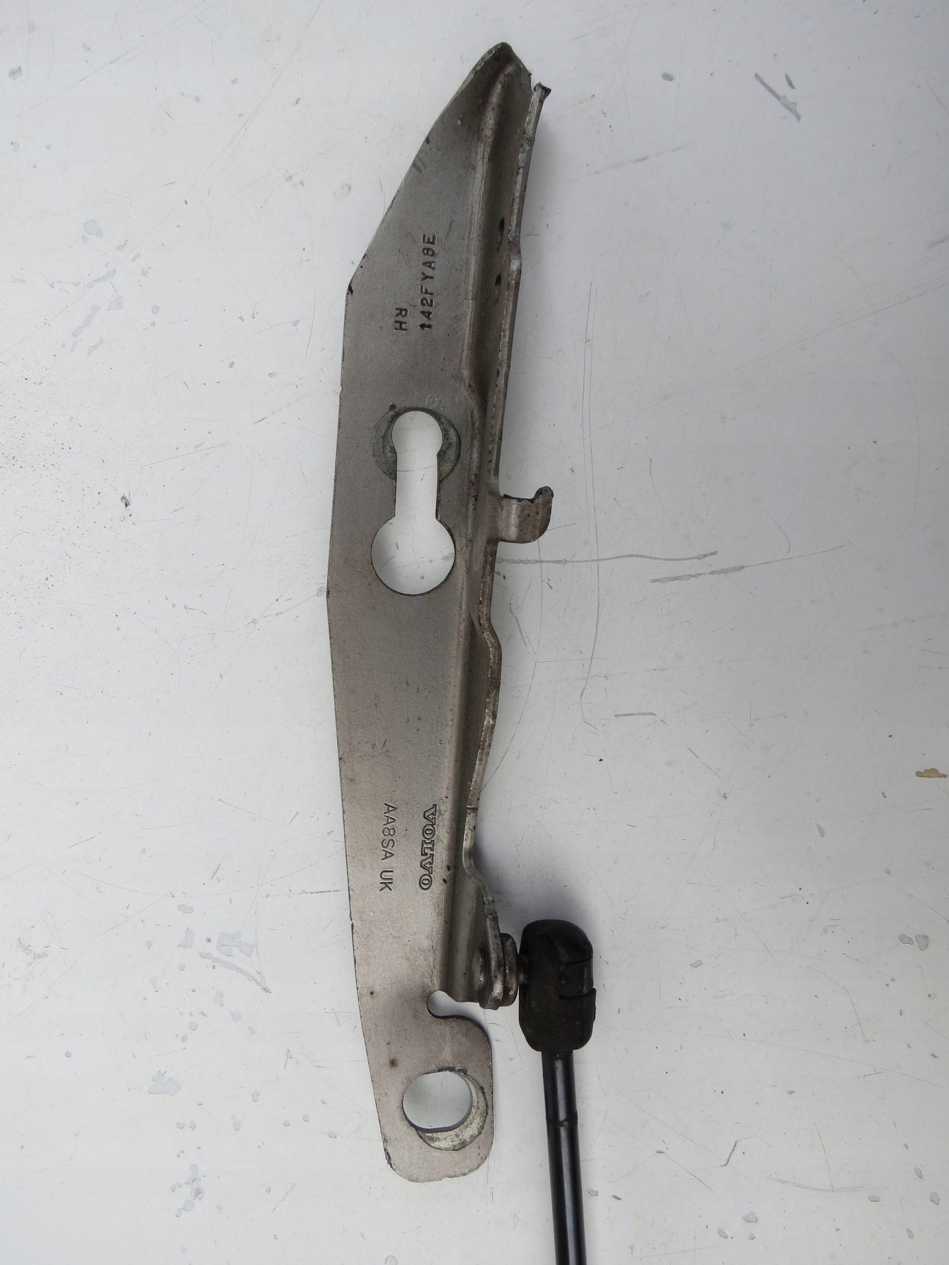 hinge bonnets of the engine VOLVO V70 2.0 AA8SAUK 30649516