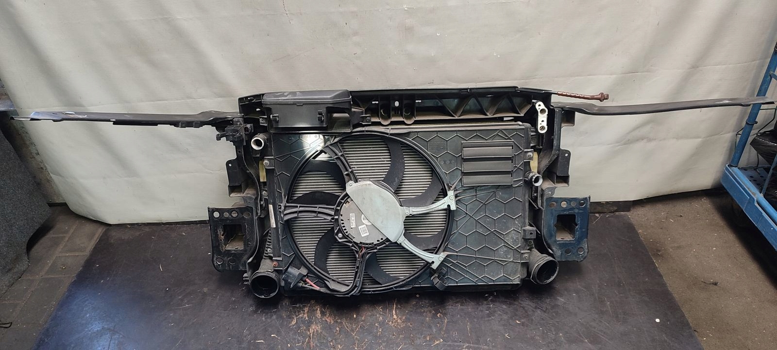 support panel for radiators pillar iron radiator VW Tiguan and 1,4 TSI 4x4