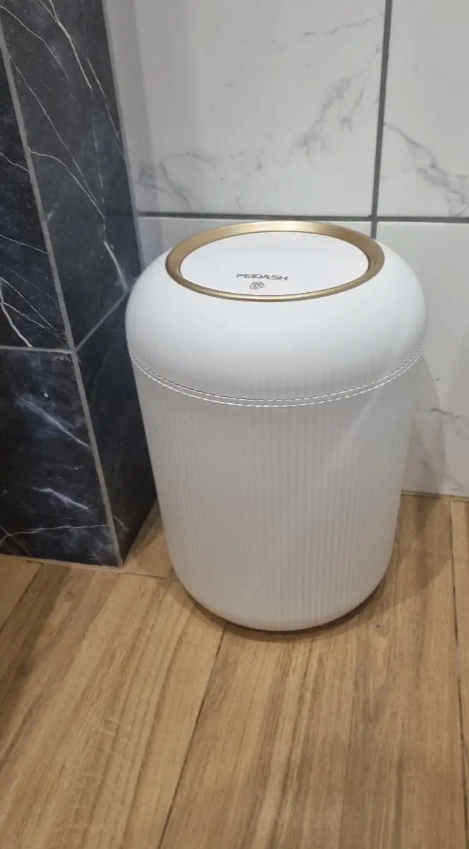 Levně Odpadkový Koš Plastový Bílý Odpadkový Koš Do Koupelny S Výklopným Víkem