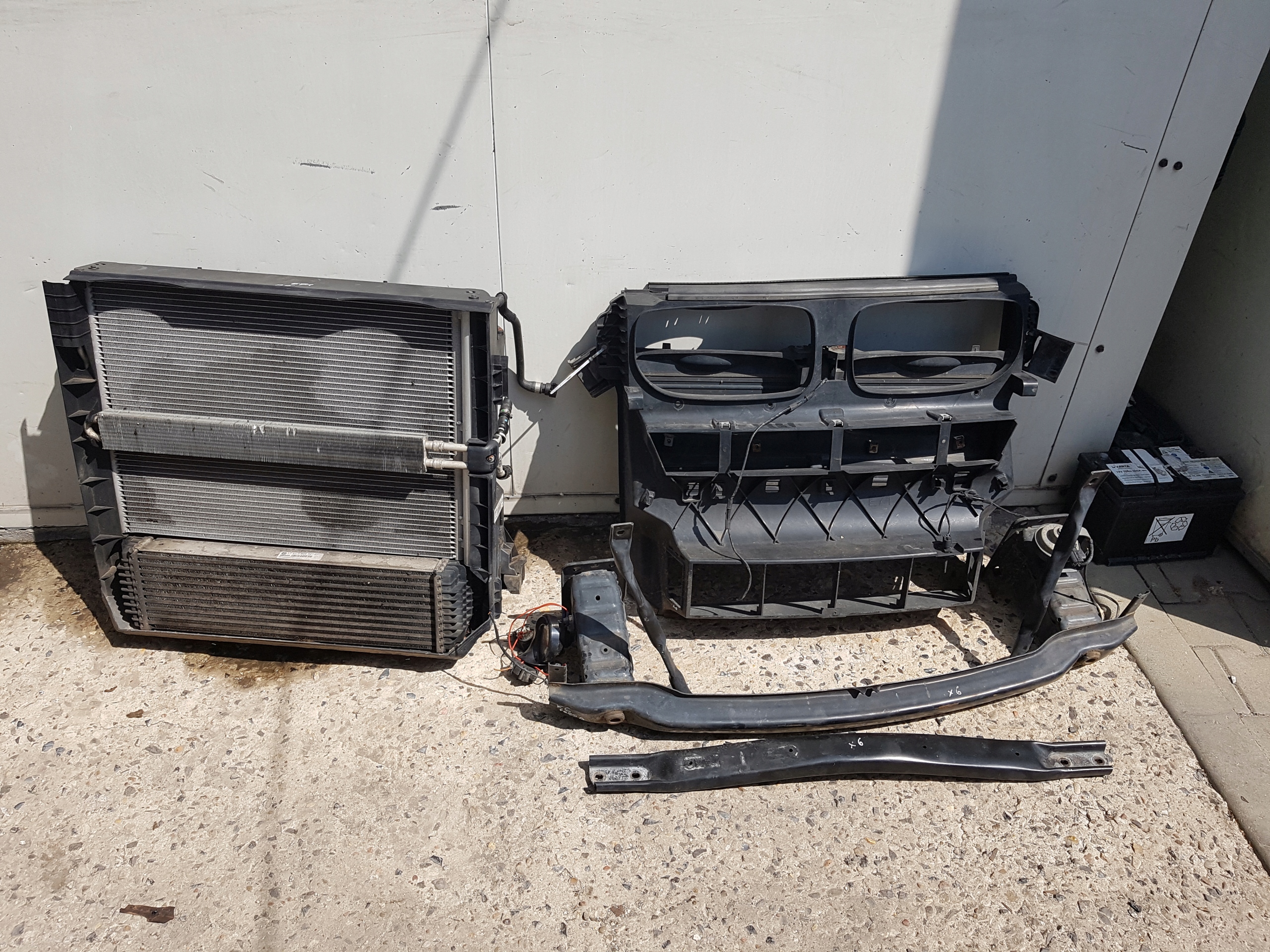 BMW X6 E71 07-14r 3.0 D PAS PRZEDNI CHŁODNICE WENTYLATOR AUTOMAT