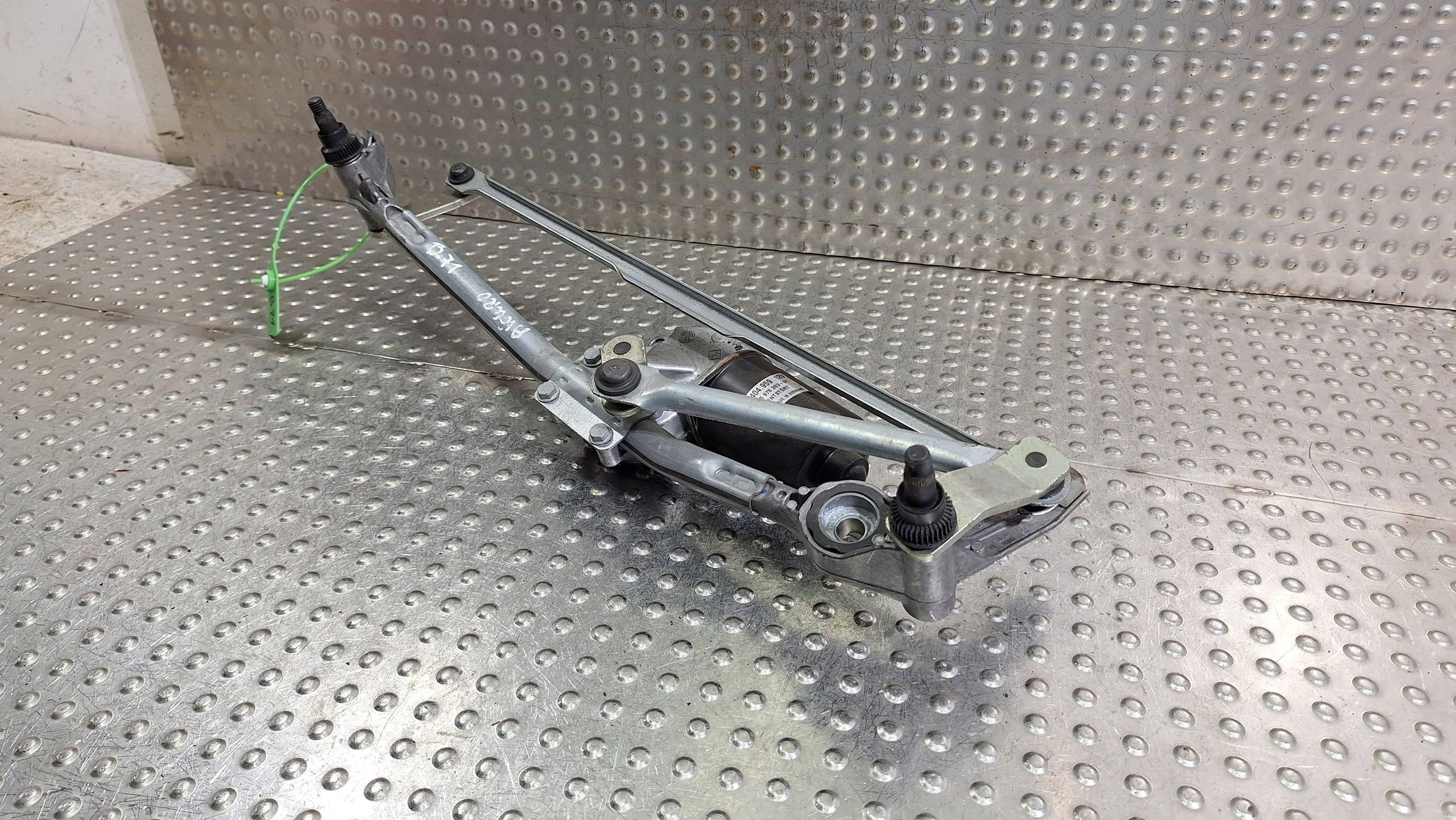 Gestänge Motor Wischer vorne 6978263 BMW 3 E90 E91 E92 E93 EUROPA