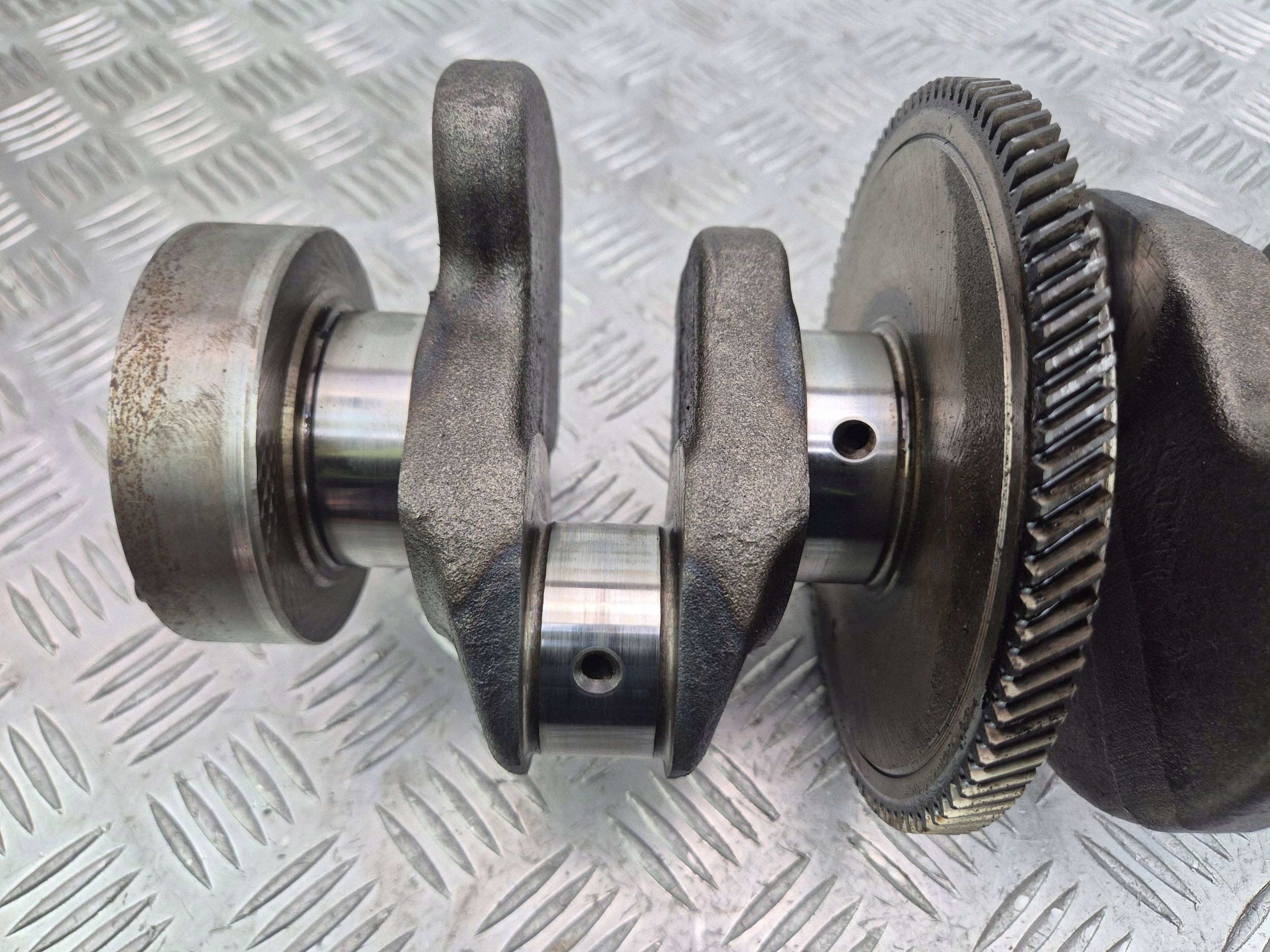crank Mercedes C220 CDI W204 OM646.811 R64603