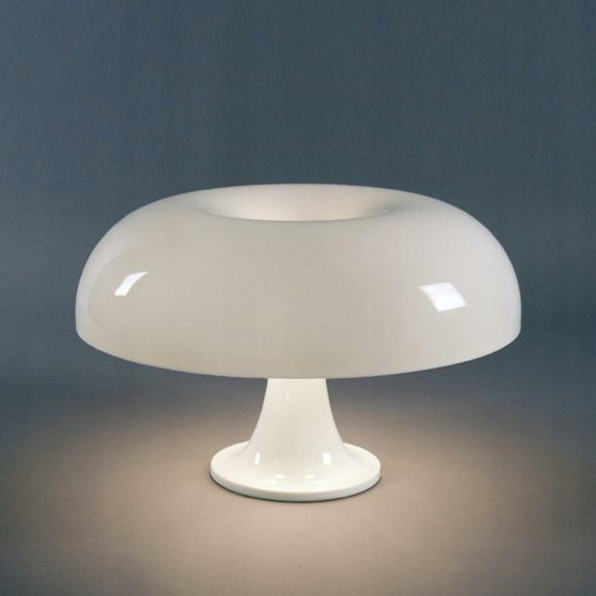 Artemide Nesso biela 0056010A dizajnová stolná lampa, Abs, E14, 34x54 cm