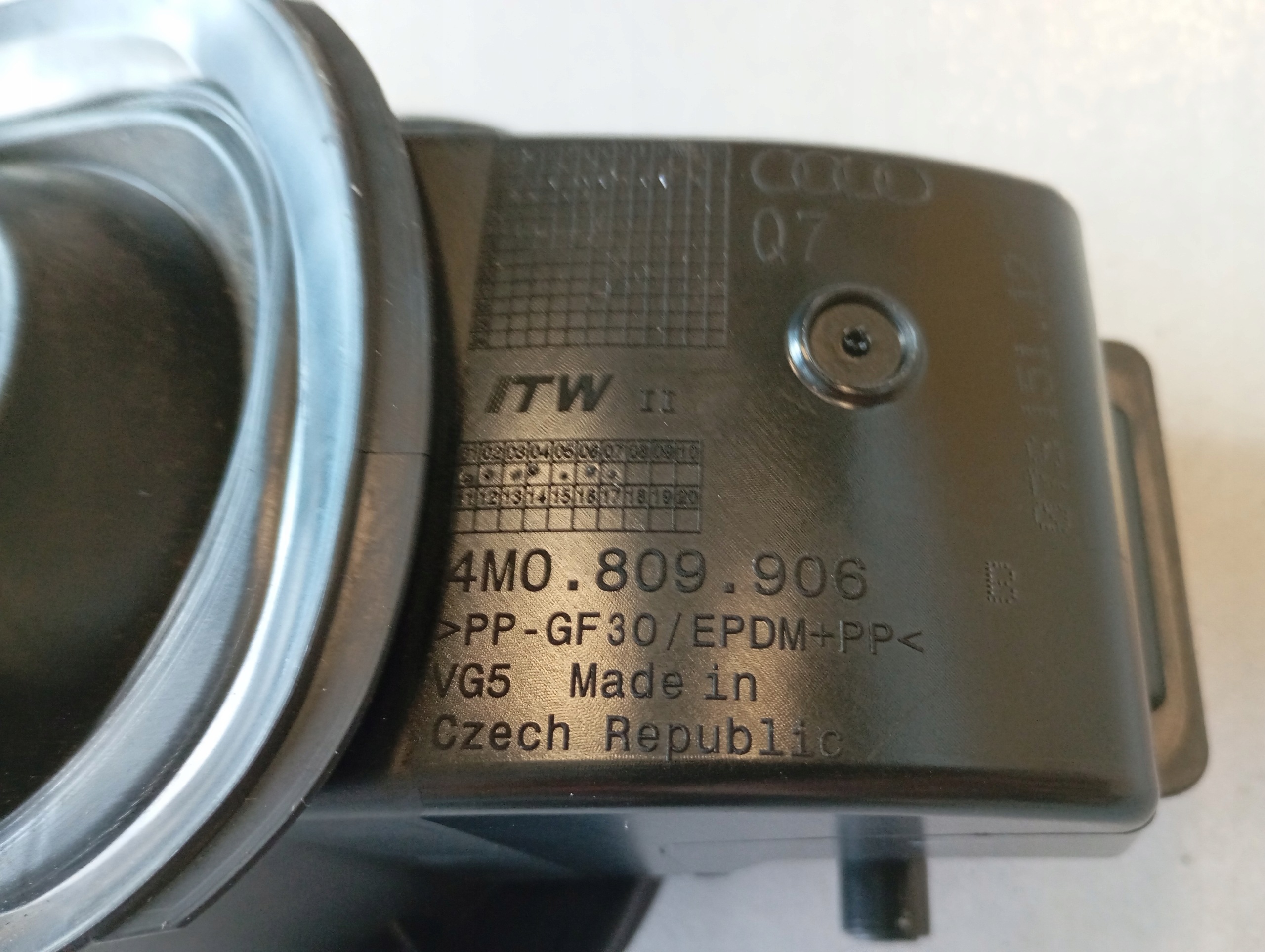 Volet trappe carburant Carburant AUDI Q7 4M0809906