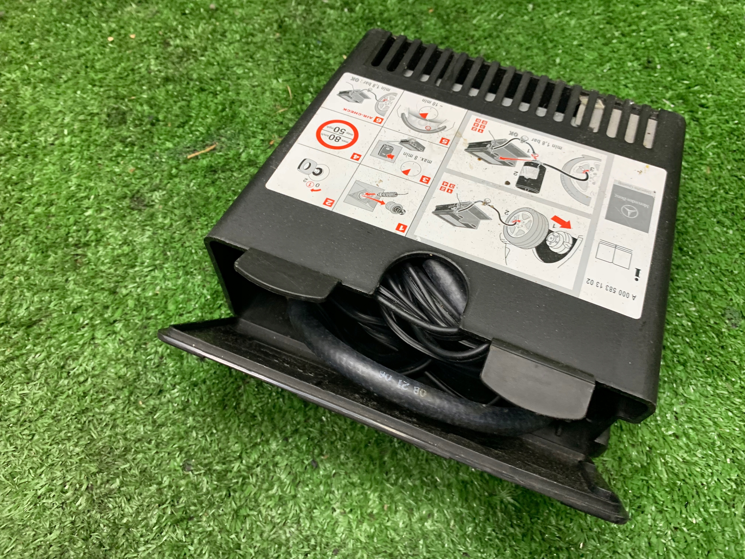 Kompresor pompka kół Mercedes W221 A0005831302