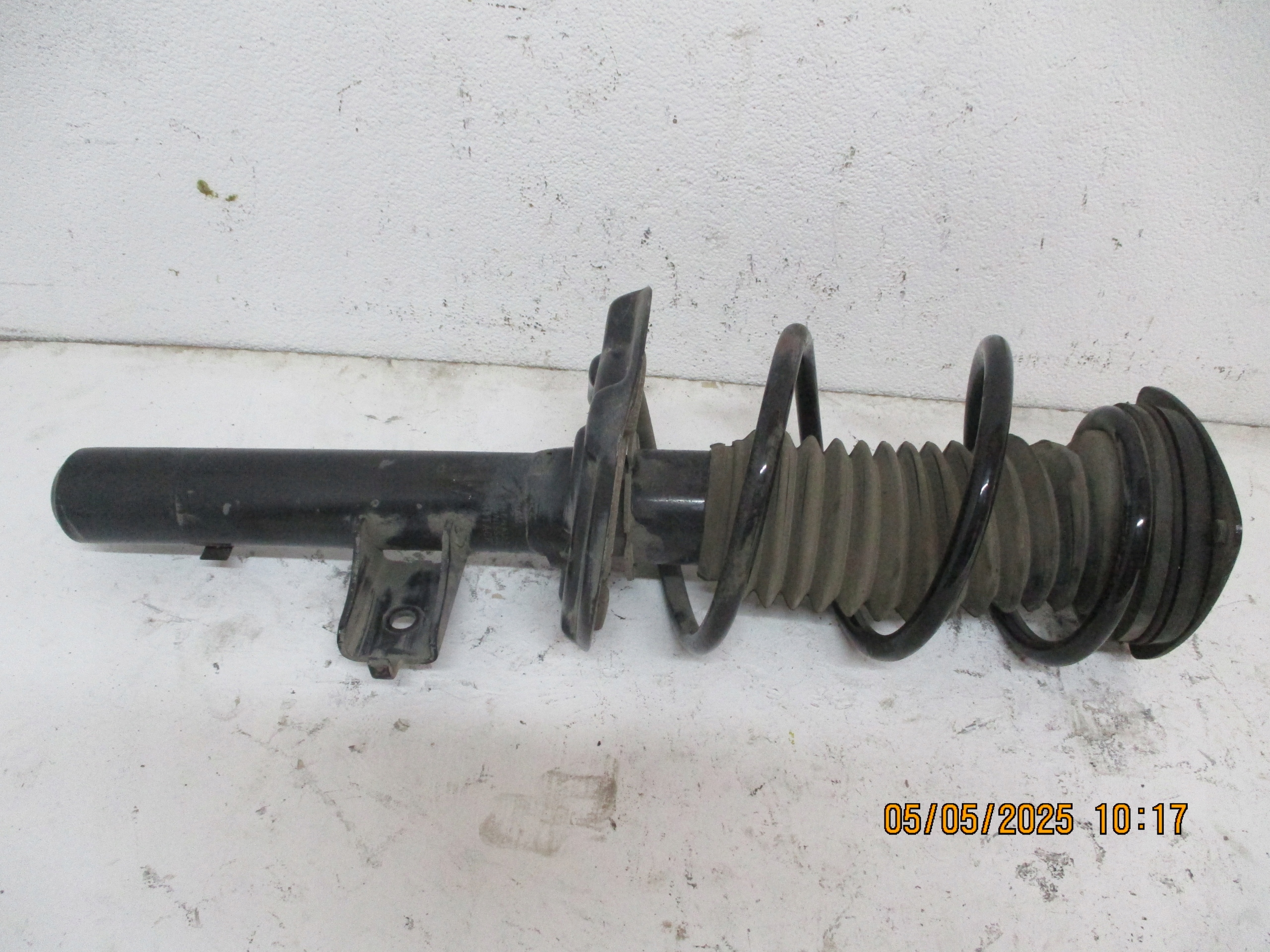 shock absorber amor front right left RENAULT AUSTRAL 543020508R 543033805R