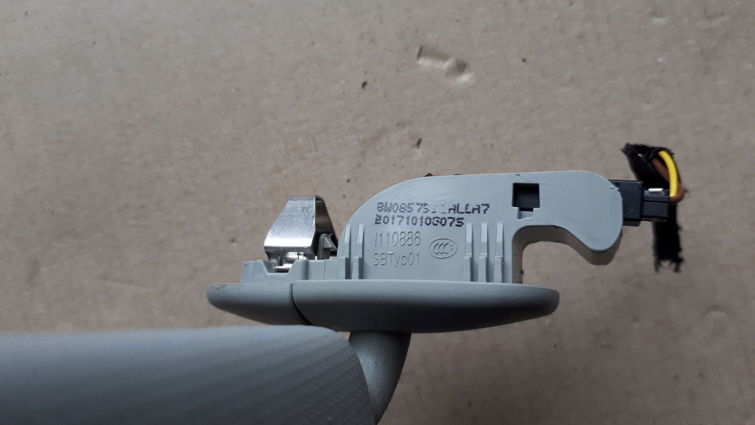 A4 B9 8W cover PRZECIWSLONECZNA right 8W0857552