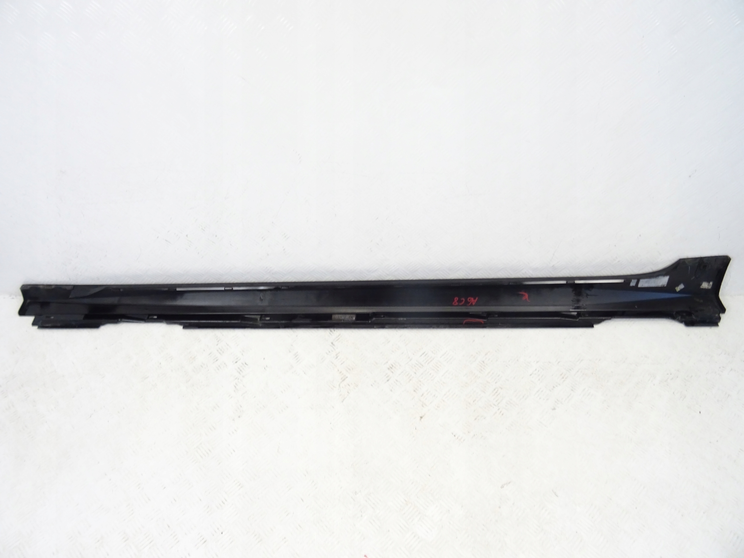 Audi A6 C8 4K0 moulding threshold right