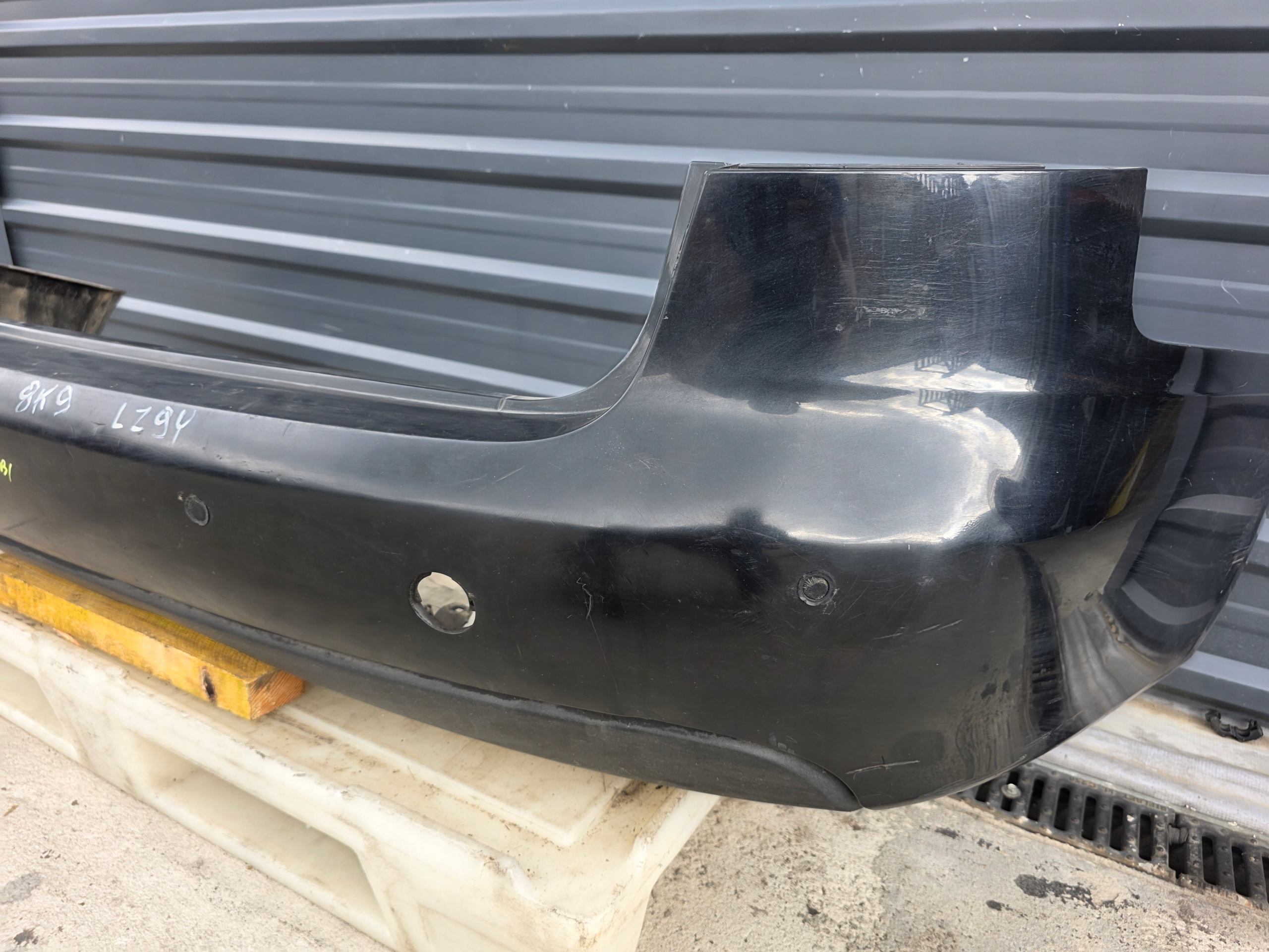 bumper rear part AUDI A4 B8 AVANT KOMBI LZ9Y PDC 2008-2011 complete !!